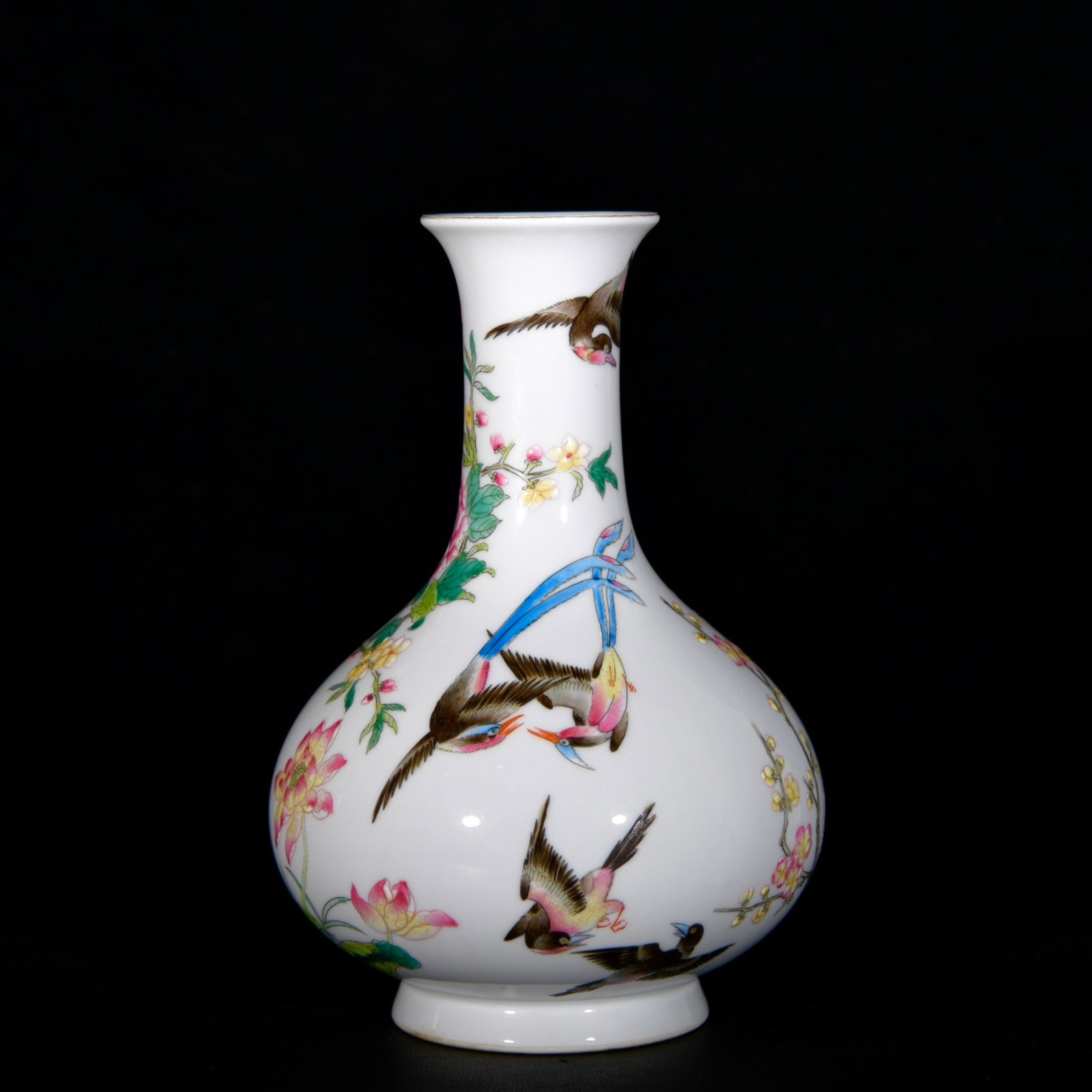 An Exquisite Enamel Painted Gold Flower and Bird Pattern Vase: An Exquisite Enamel Painted Gold Flower and Bird Pattern Vase,Qing Dynasty,China,Yongzheng Four-character Mark,Size:8.5inx5.9in 珐琅彩描金花鸟纹瓶