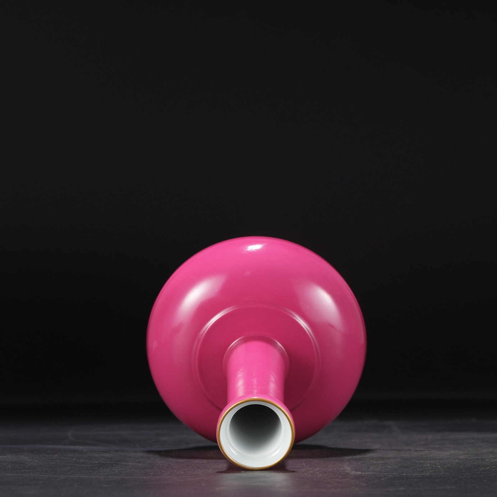 An Exquisite Ruby Red-Glazed Painted Gold Vase - 5