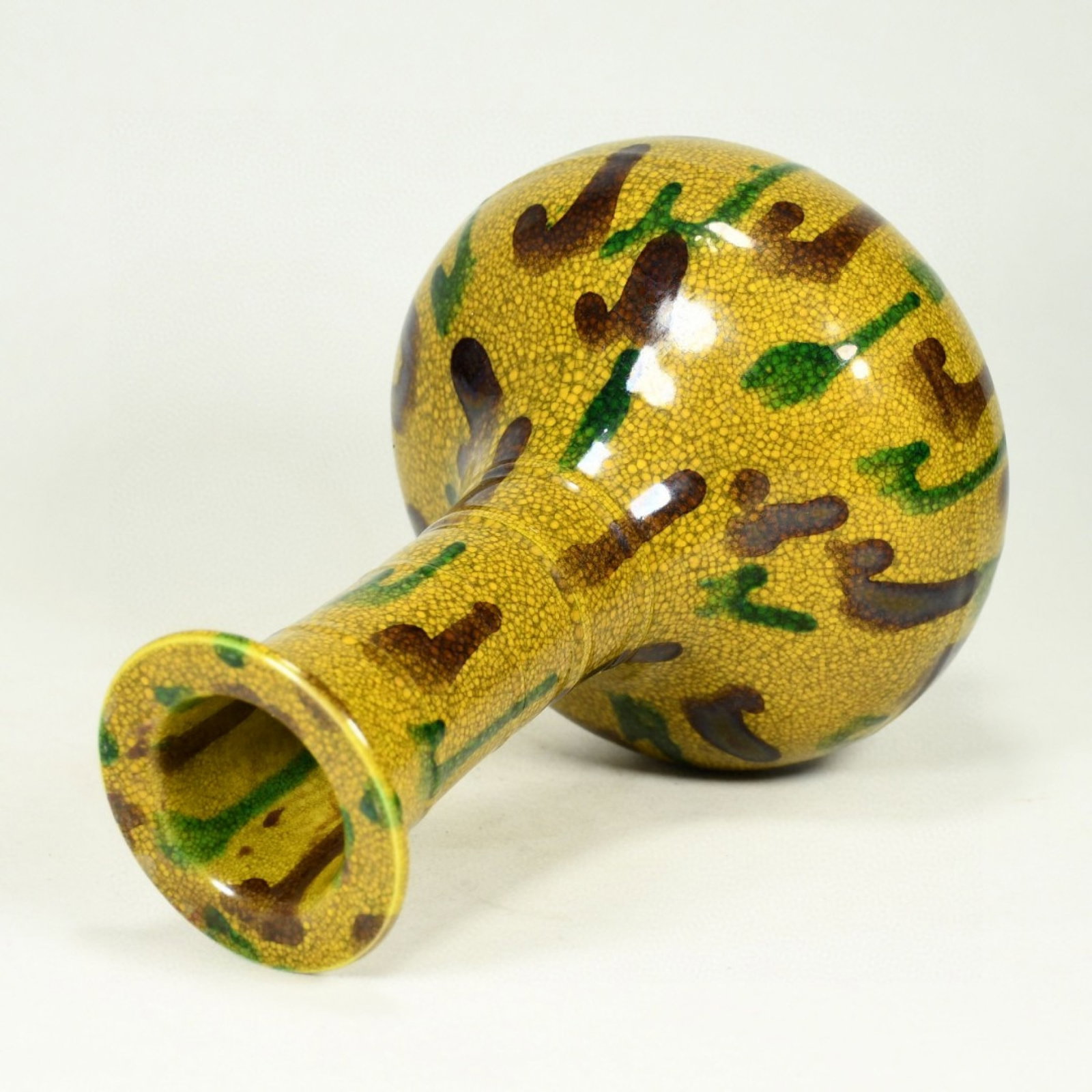 An Exquisite Biscuit Vase - 4