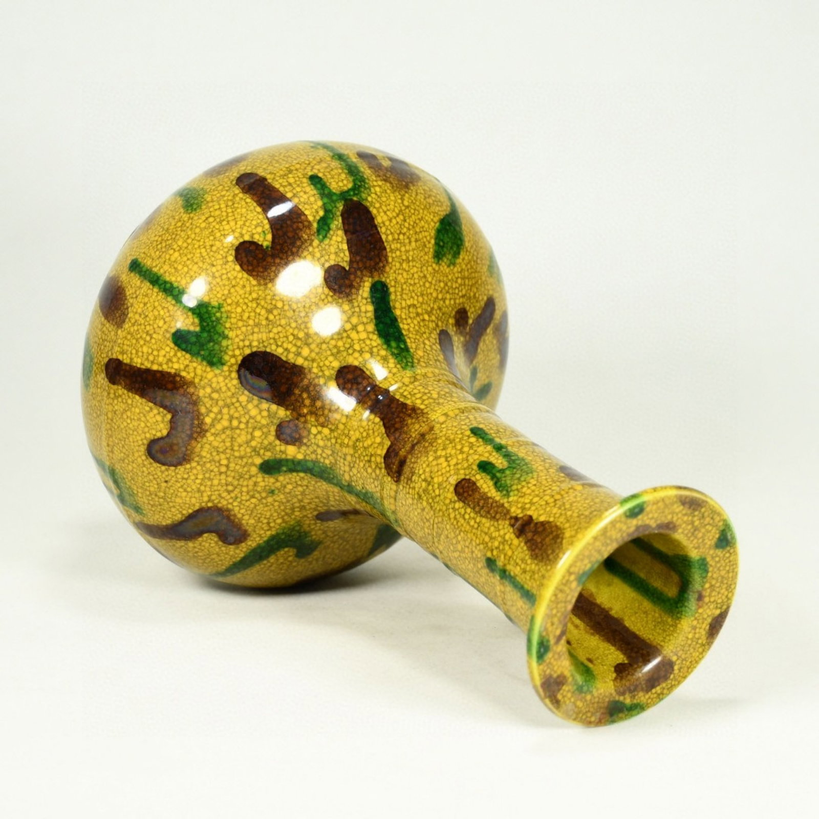 An Exquisite Biscuit Vase - 6