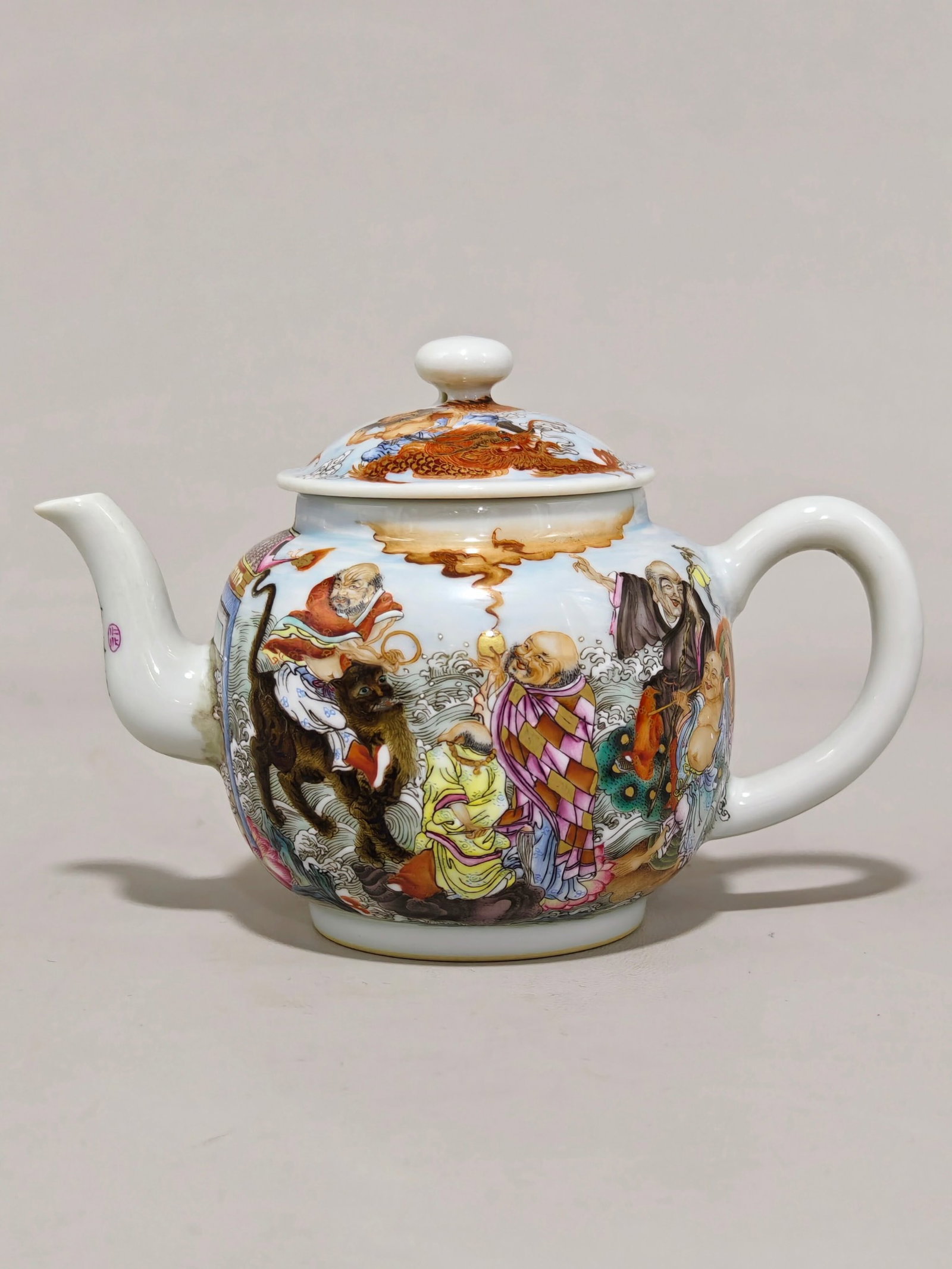 An Exquisite Famille-Rose Arhat Pattern Teapot: An Exquisite Famille-Rose Arhat Pattern Teapot,Qing Dynasty,China,Yongzheng Four-character Mark,Size:4.5inx6.7in 粉彩罗汉像纹茶壶,中国଀
