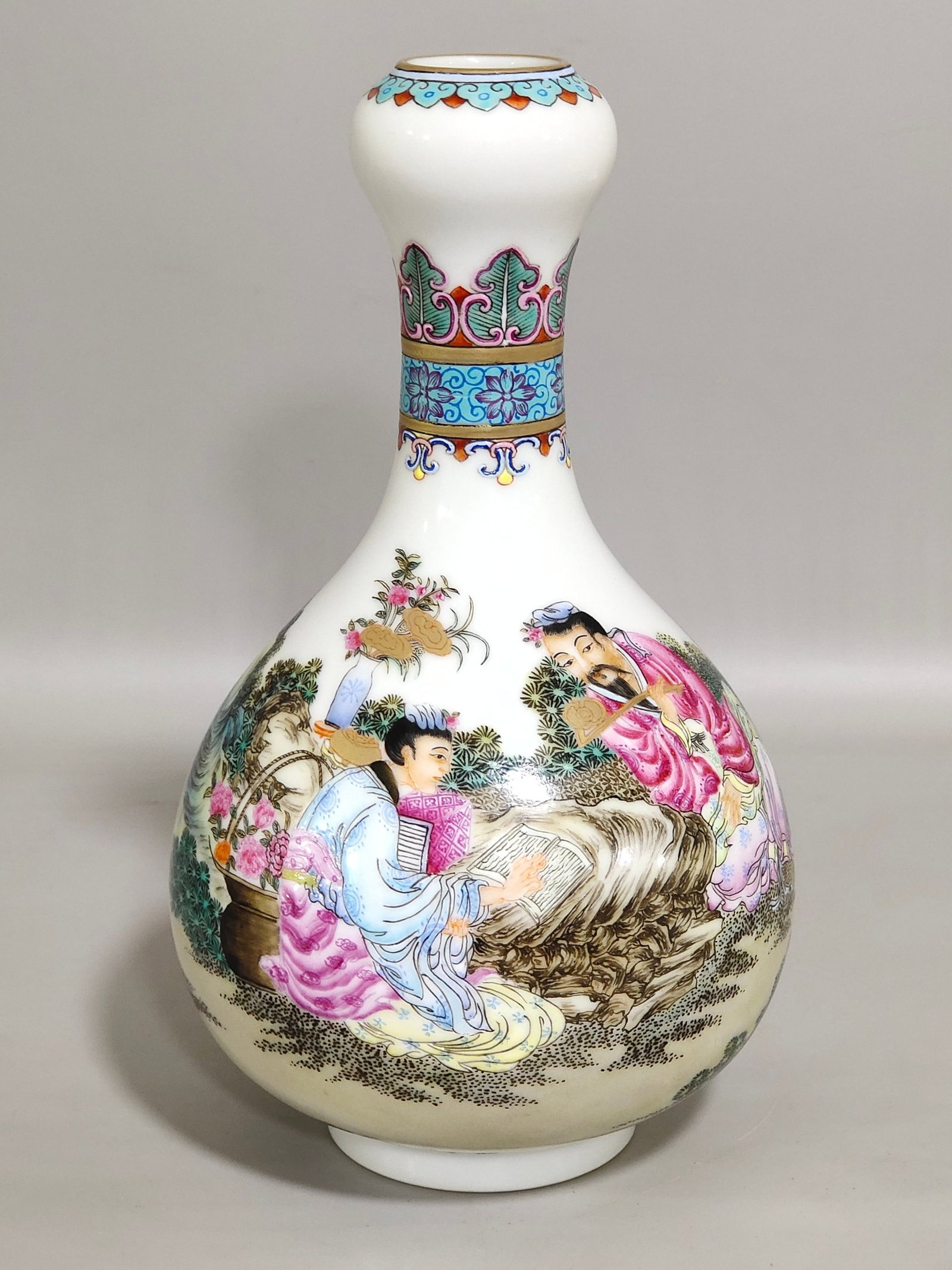 An Exquisite Famille-Rose Painted Gold Character and Story Pattern Vase: An Exquisite Famille-Rose Painted Gold Character and Story Pattern Vase,Qing Dynasty,China,Yongzheng Six-character Mark,Size:6.8inx3.8in 粉彩描金人物故事