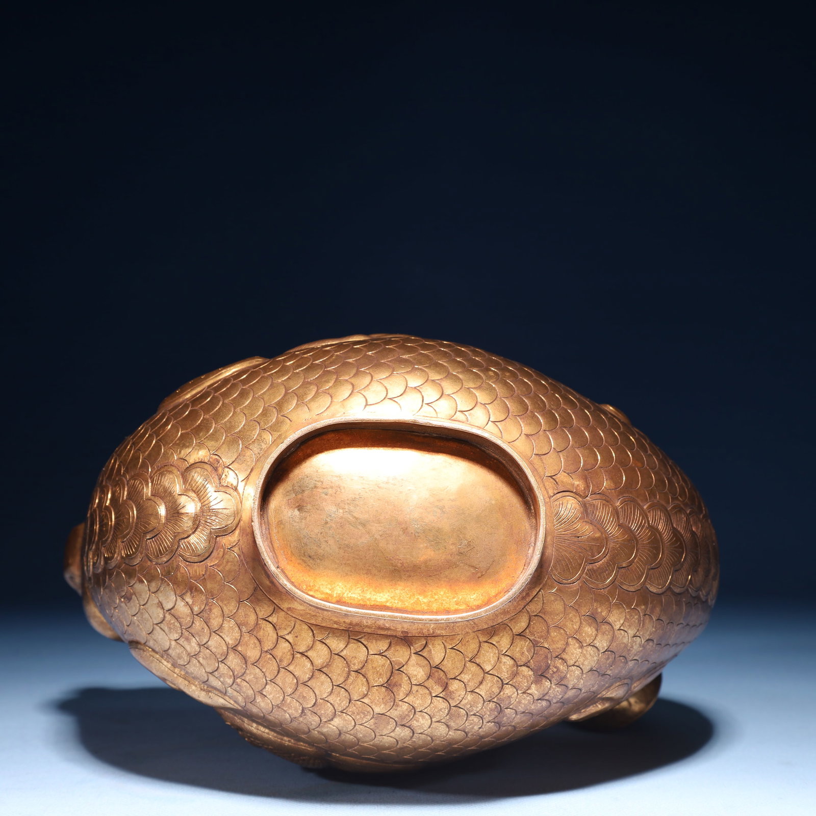 An Exquisite Gilt Bronze Fish Pattern Pot - 13