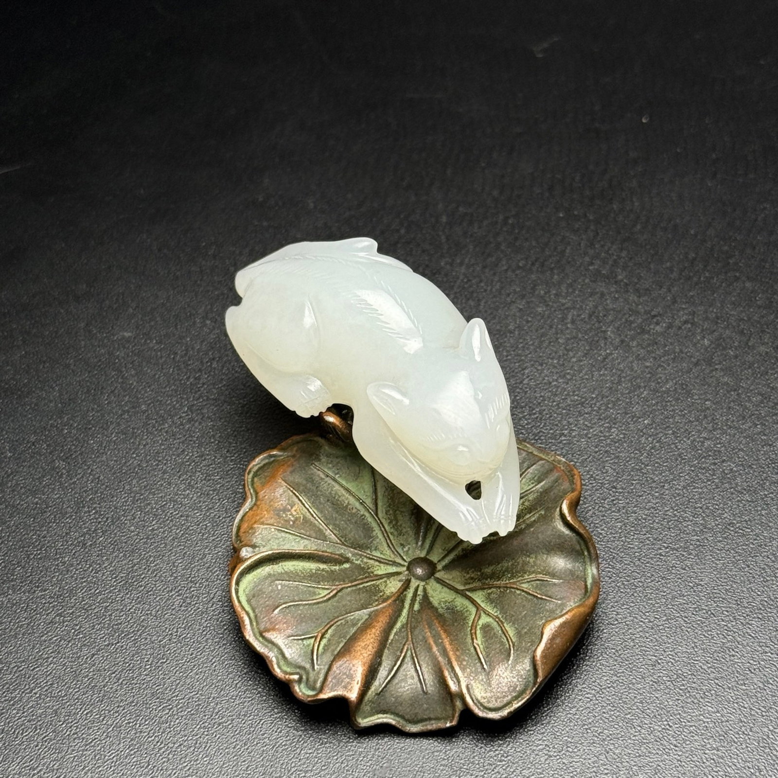 An Exquisite White Jade Cat Pendant (1 of 7)