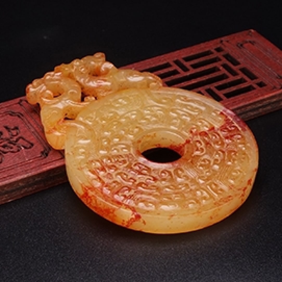 An Exquisite White Jade Dragon Pattern Pendant - 2