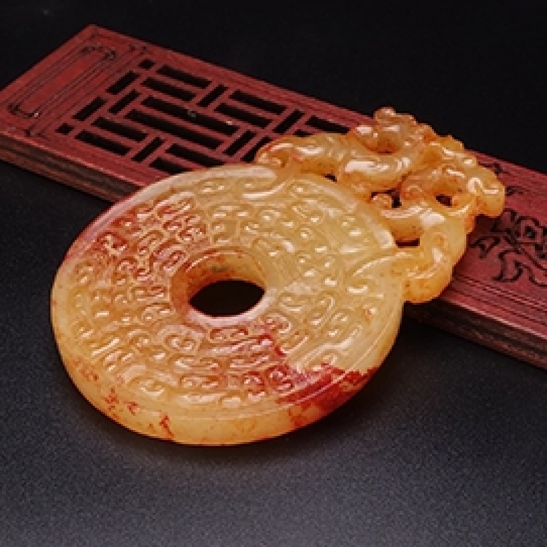 An Exquisite White Jade Dragon Pattern Pendant - 3
