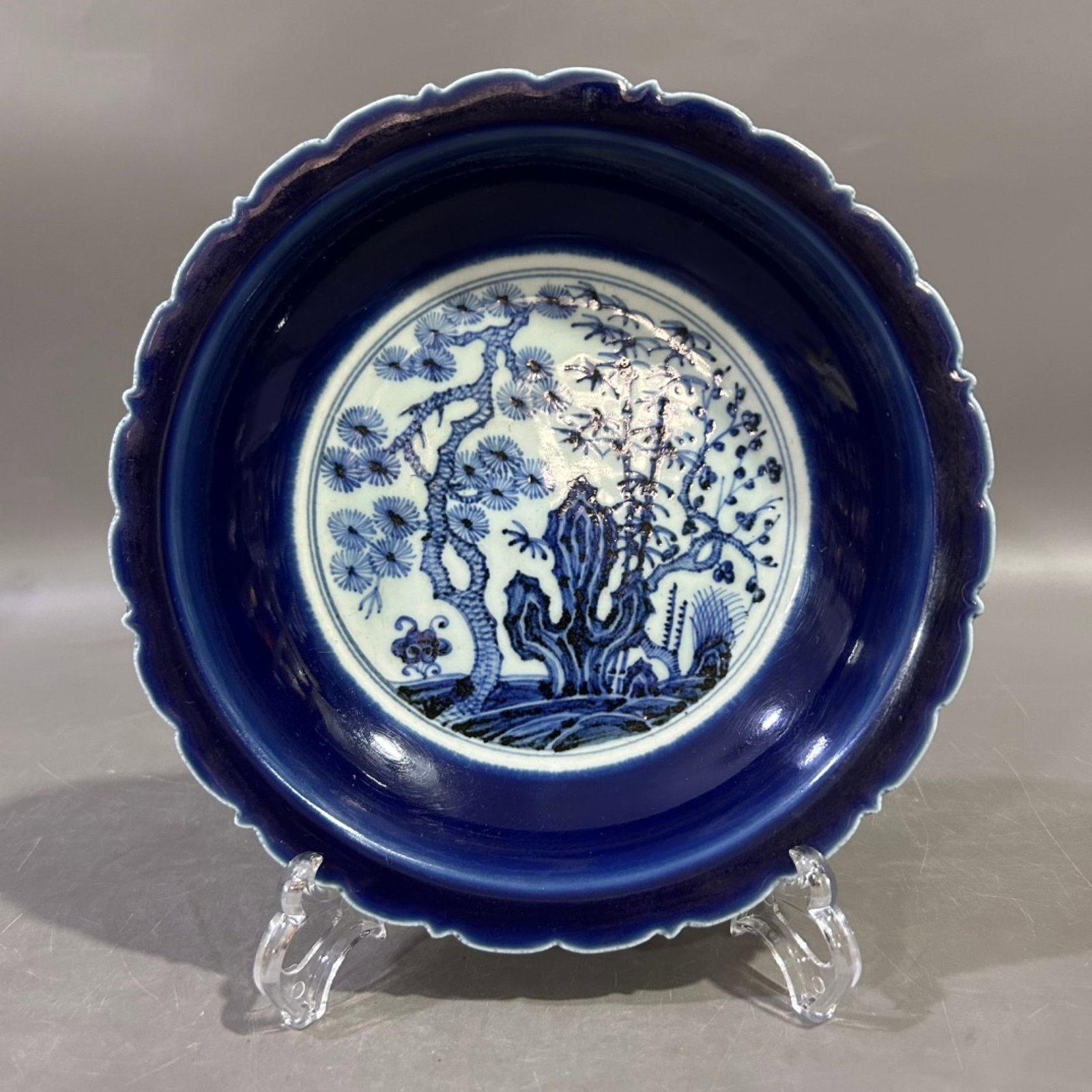 An Exquisite Ji Blue Glazed Blue and White Pine,Bamboo and Plum Blossom Pattern Plate (1 of 7)