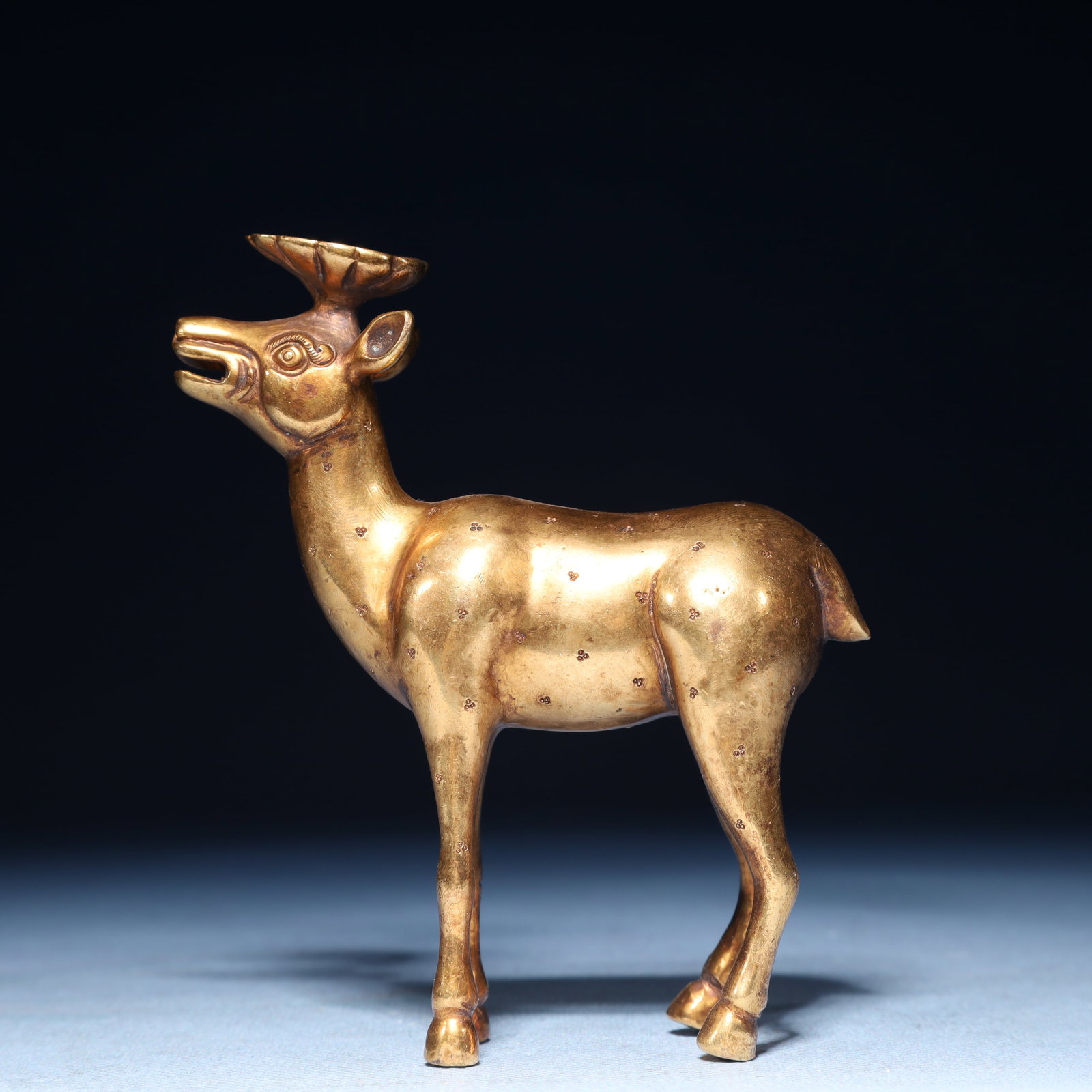 An Exquisite Gilt Bronze Sheep Ornament: An Exquisite Gilt Bronze Sheep Ornament,Qing Dynasty,China,Size:3.5inx1.2inx4.3in,Weight:450g 铜鎏金羊摆件,中国清代