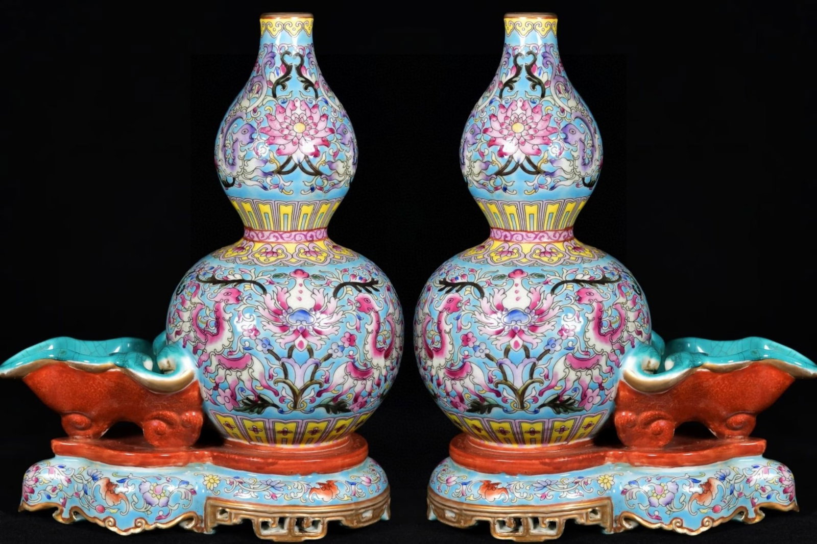 A Pair of Exquisite Enamel Painted Gold Lotus,Dragon and Phoenix Pattern Gourd Vases: A Pair of Exquisite Enamel Painted Gold Lotus,Dragon and Phoenix Pattern Gourd Vases,Qing Dynasty,China,Qianlong Four-character Mark,Size:8.7inx5.9in 一对珐琅彩描&#