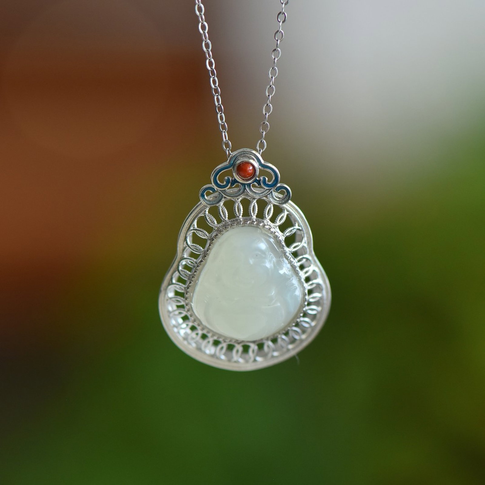 An Exquisite Sterling Silver Inlaid White Jade Pendant: An Exquisite Sterling Silver Inlaid White Jade Pendant,Size:14mmx16mm 纯银镶白玉吊坠