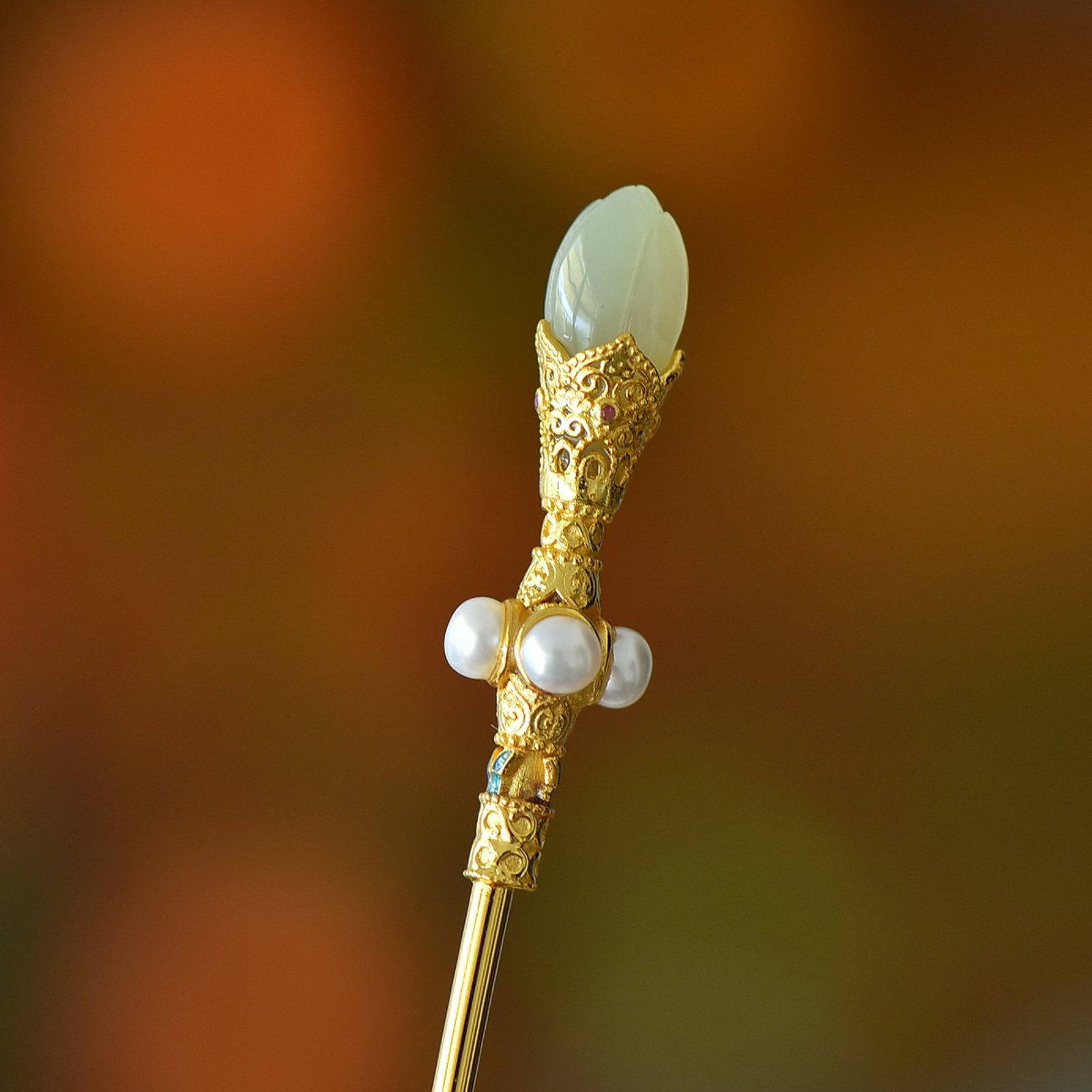 An Exquisite Sterling Silver-Gold Plated Inlaid White Jade Hairpin,Inlaid Pearl: An Exquisite Sterling Silver-Gold Plated Inlaid White Jade Hairpin,Inlaid Pearl,Size:9mmx21mm 纯银镀金镶白玉发簪,嵌珍珠