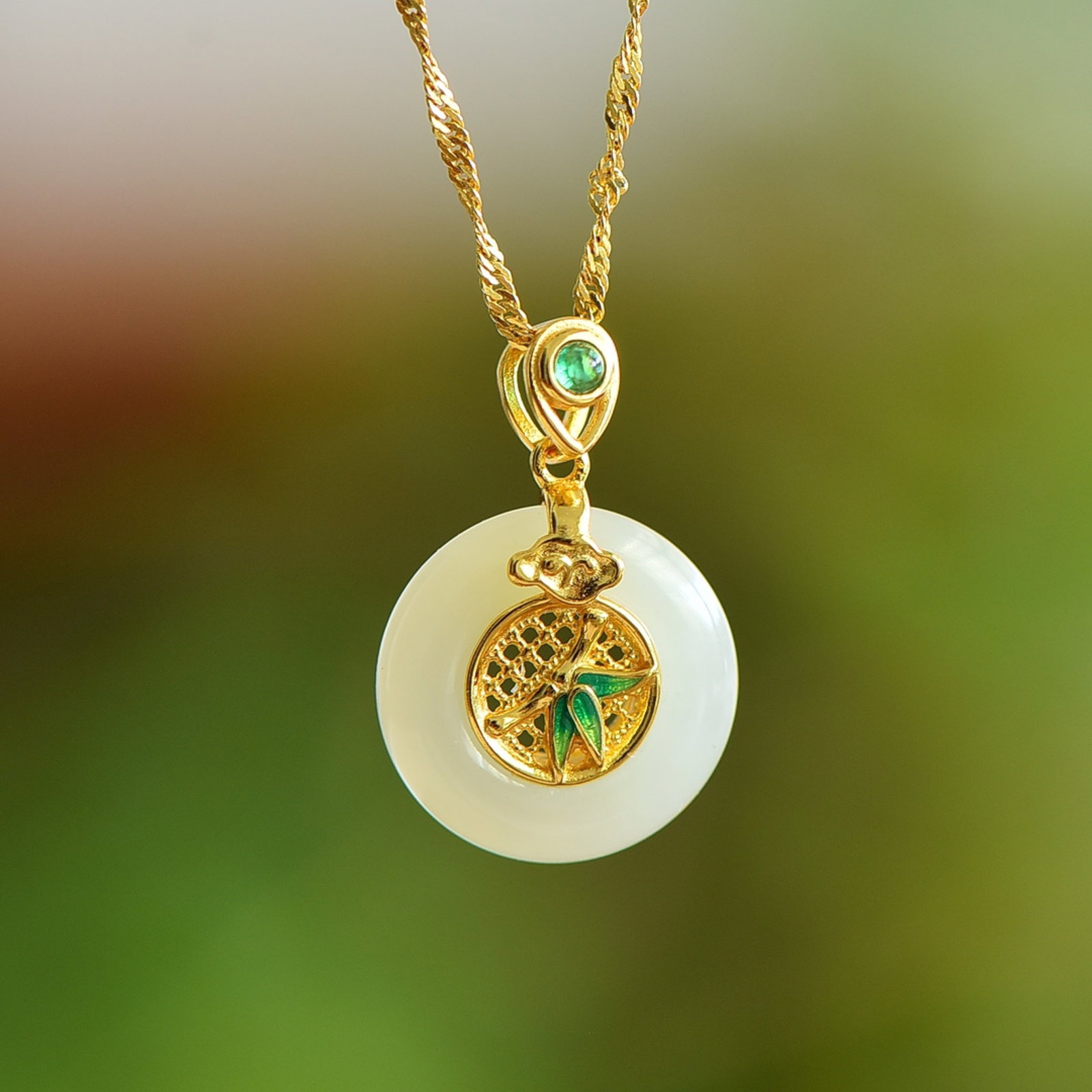 An Exquisite Sterling Silver-Gold Plated Inlaid White Jade Enamel Pendant: An Exquisite Sterling Silver-Gold Plated Inlaid White Jade Enamel Pendant,Size:15mmx15mm 纯银镀金镶白玉珐琅吊坠