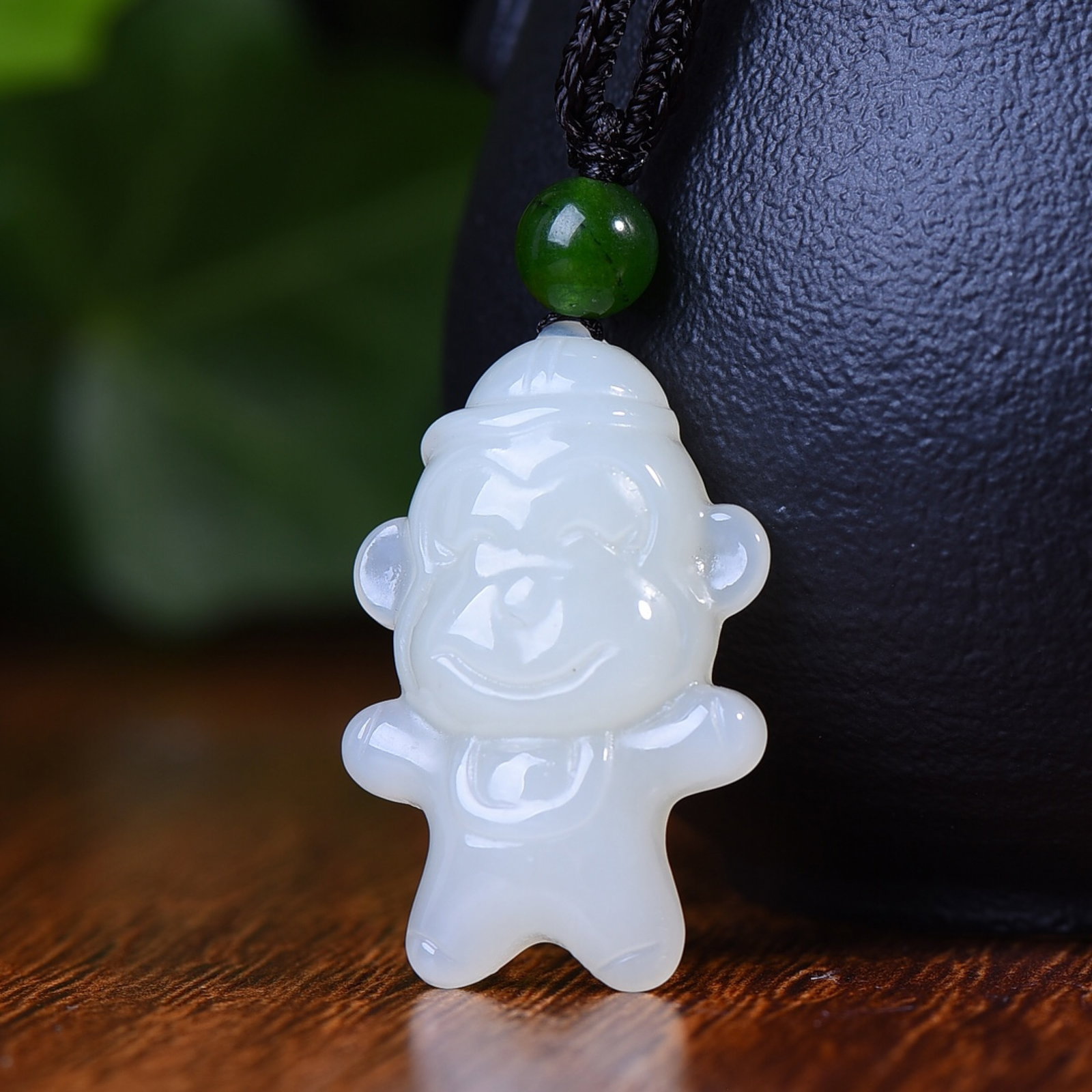 An Exquisite White Jade Monkey Pendant - 2