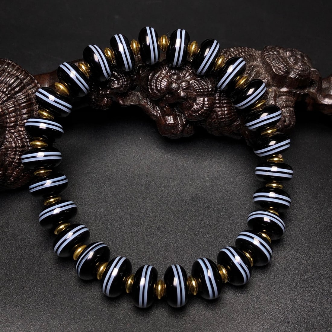 An Exquisite Dzi Bead Bracelets - 5
