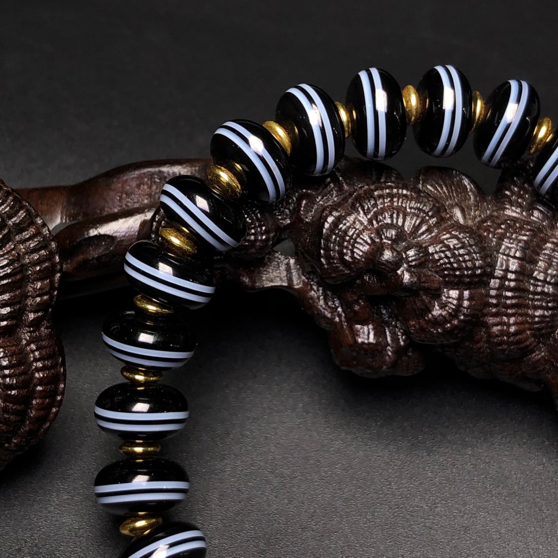 An Exquisite Dzi Bead Bracelets - 6