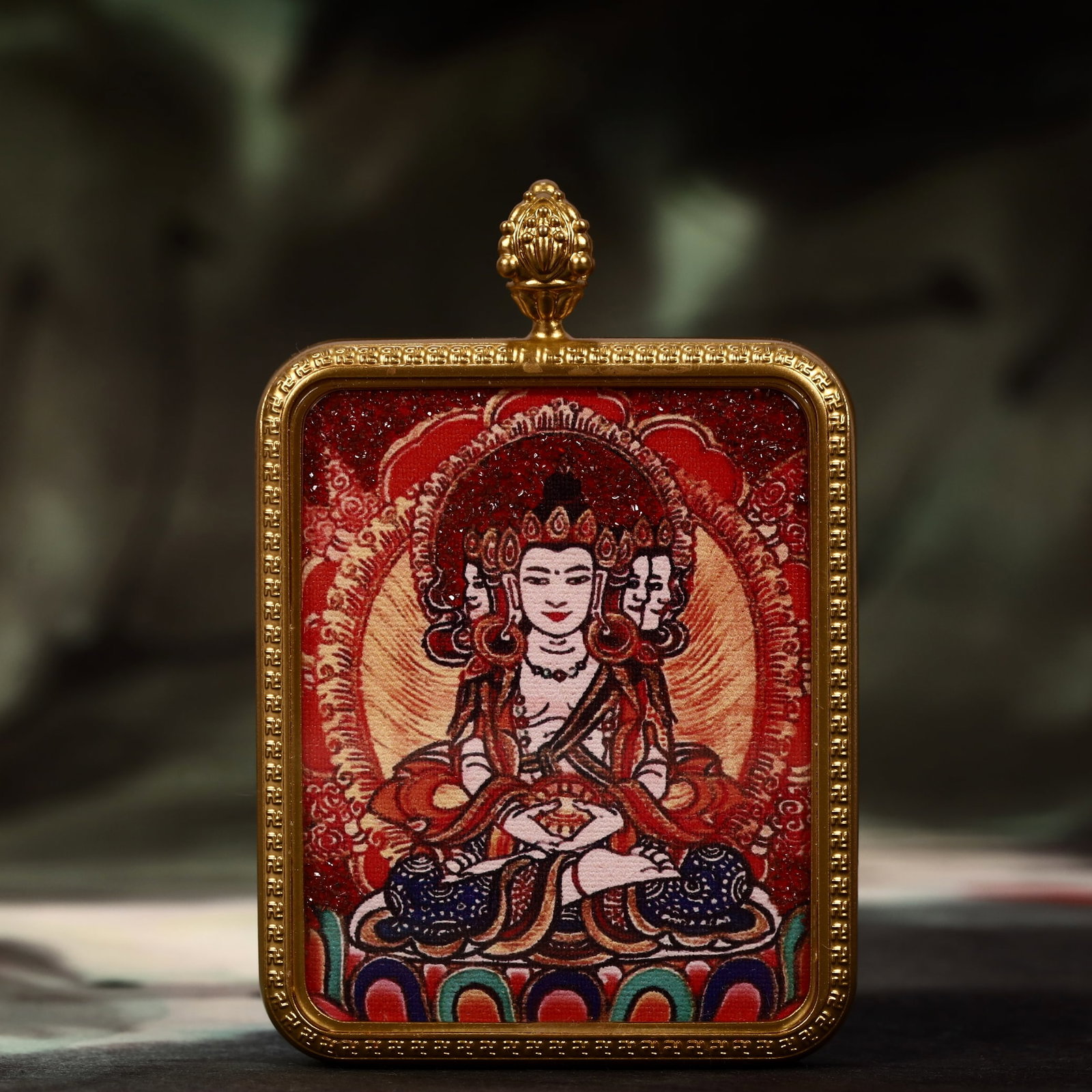 An Exquisite Painted Color Statue of Mah?vairocana Tangka: An Exquisite Painted Color Statue of Mahāvairocana Tangka,Size:2inx2.8in 彩绘大日如来像唐卡