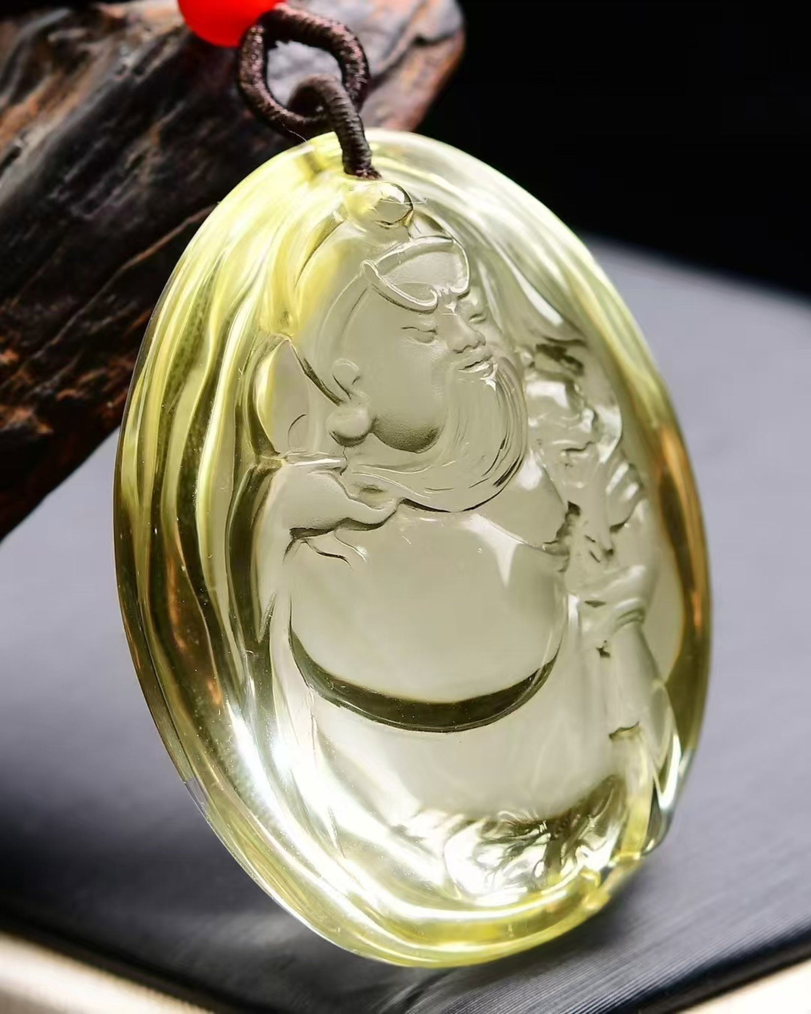 An Exquisite Crystal Statue of Mammon Pattern Pendant (1 of 5)