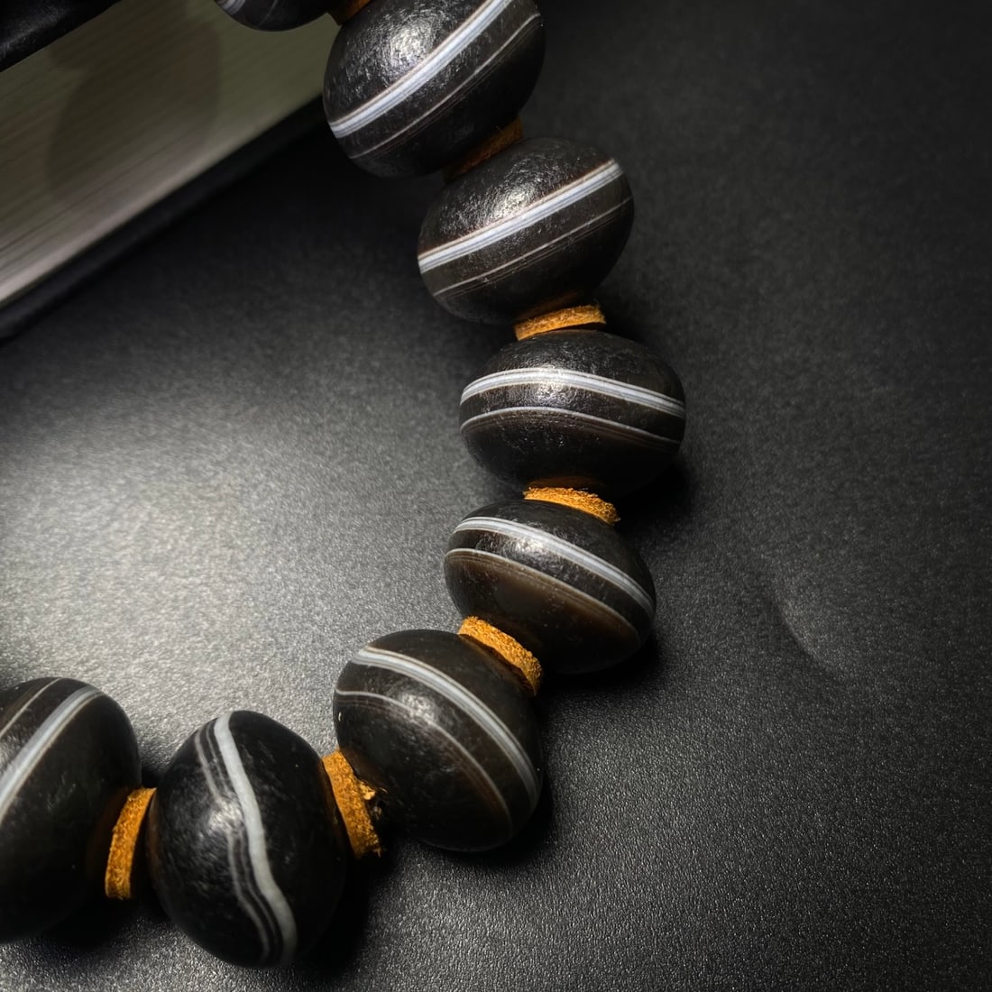 An Exquisite Dzi Bead Bracelets - 7