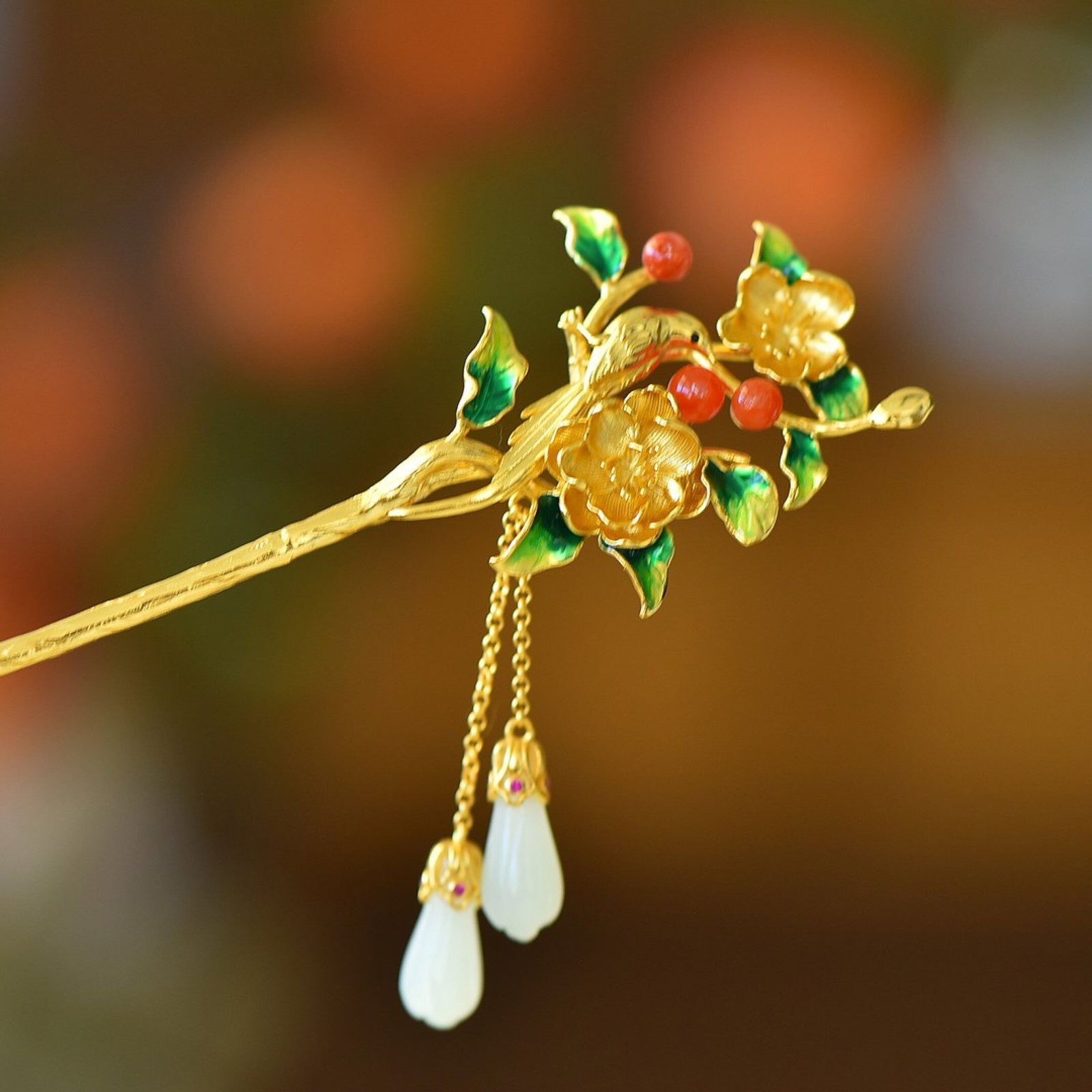 An Exquisite Sterling Silver-Gold Plated Inlaid White Jade Enamel Hairpin: An Exquisite Sterling Silver-Gold Plated Inlaid White Jade Enamel Hairpin,Size:7mmx11mm 纯银镀金镶白玉珐琅发簪