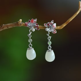 A Pair of Exquisite Sterling Silver Inlaid White Jade Earrings,Inlaid Pearls