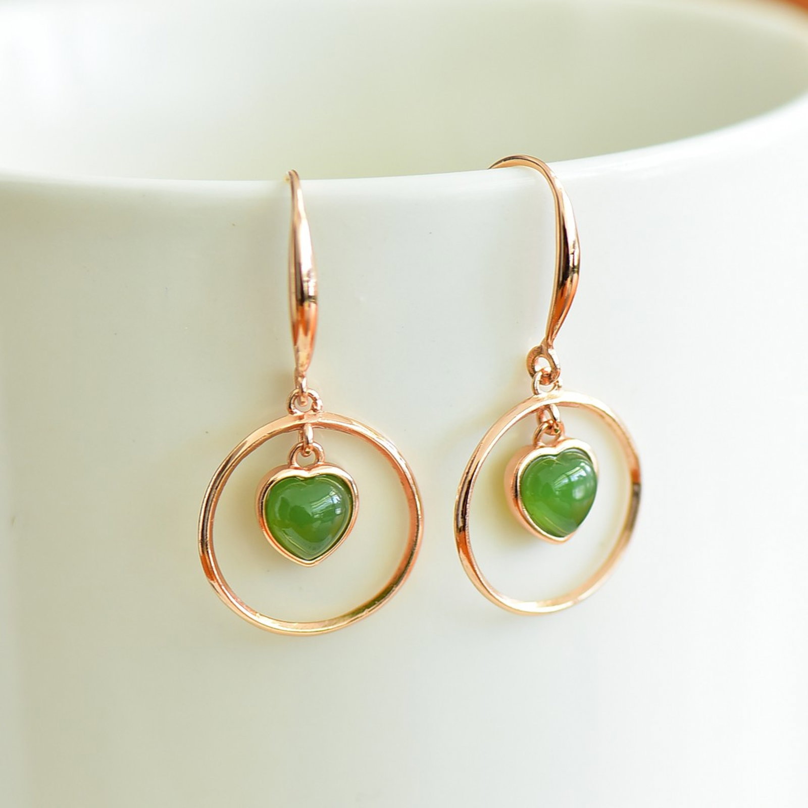 A Pair of Exquisite Sterling Silver-Gold Plated Inlaid Jasper? Earrings: A Pair of Exquisite Sterling Silver-Gold Plated Inlaid Jasper而 Earrings,Size:6mmx6mm