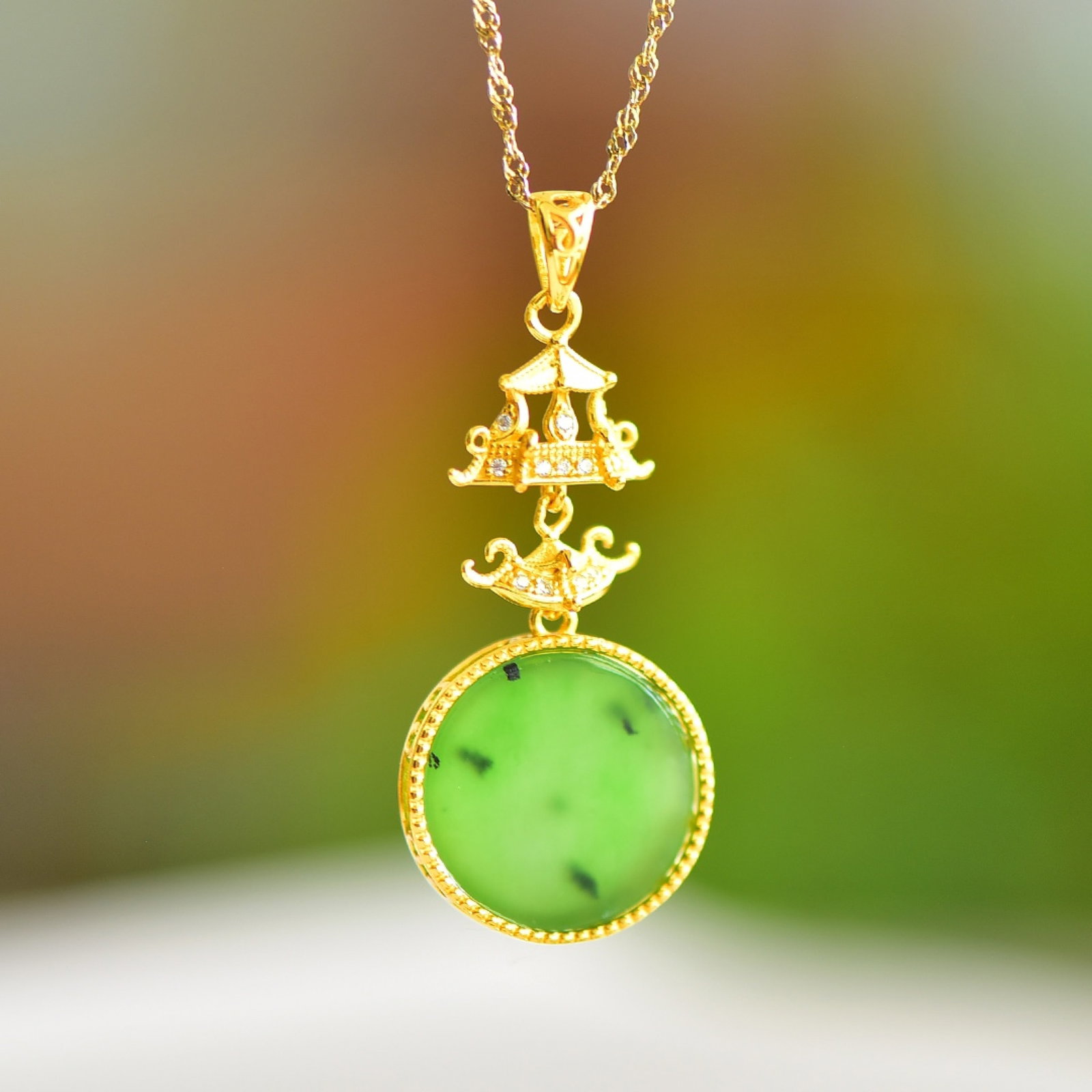 An Exquisite Sterling Silver-Gold Plated Inlaid Jasper Pendant,Inlaid Diamond: An Exquisite Sterling Silver-Gold Plated Inlaid Jasper Pendant,Inlaid Diamond 纯银镀金镶碧玉吊坠,嵌钻石