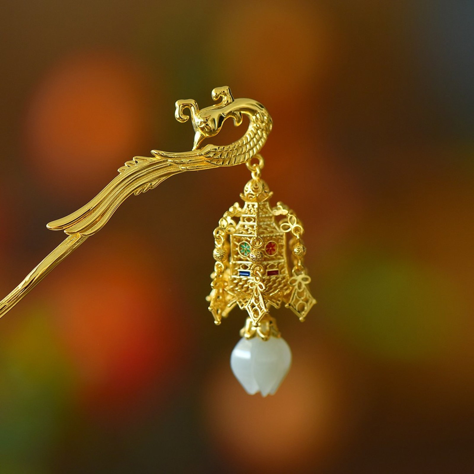 An Exquisite Sterling Silver-Gold Plated Inlaid White Jade Hairpin: An Exquisite Sterling Silver-Gold Plated Inlaid White Jade Hairpin,Size:12mmx12mm 纯银镀金镶白玉发簪