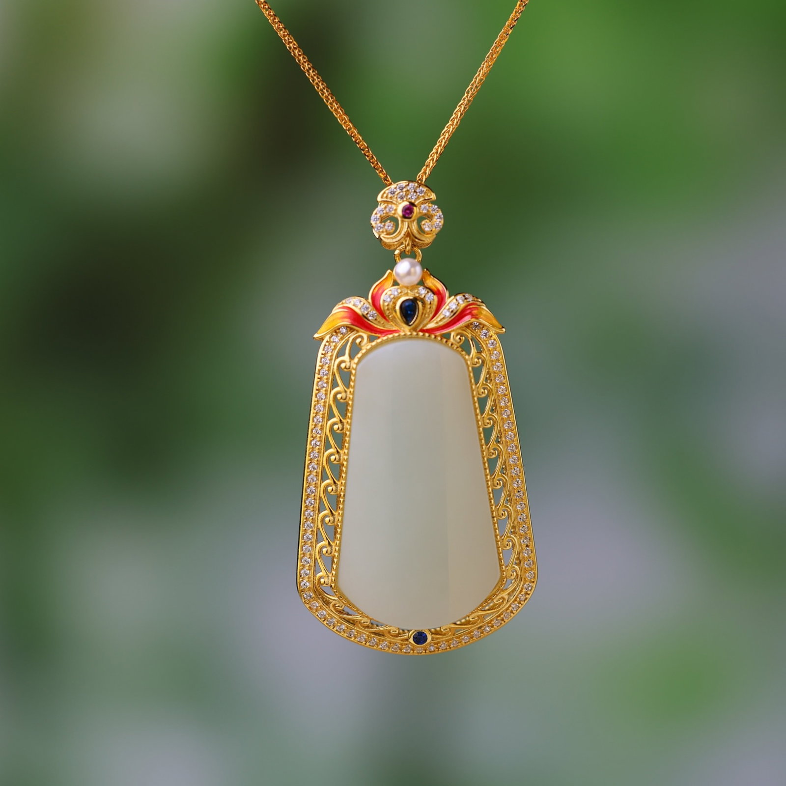 An Exquisite Sterling Silver-Gold Plated Inlaid White Jade Enamel Pendant,Inlaid Diamond: An Exquisite Sterling Silver-Gold Plated Inlaid White Jade Enamel Pendant,Inlaid Diamond,Size:19mmx34mm 纯银镀金镶白玉珐琅吊坠,嵌