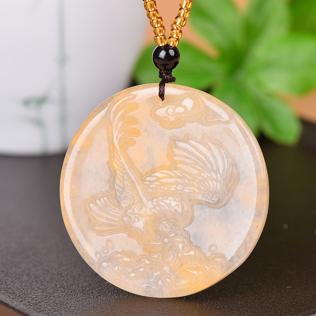 An Exquisite Jade Eagle Pattern Pendant: An Exquisite Jade Eagle Pattern Pendant,Size:50mmx50mm 寓意:大有作为,各显神通！ 玉鹰纹挂件
