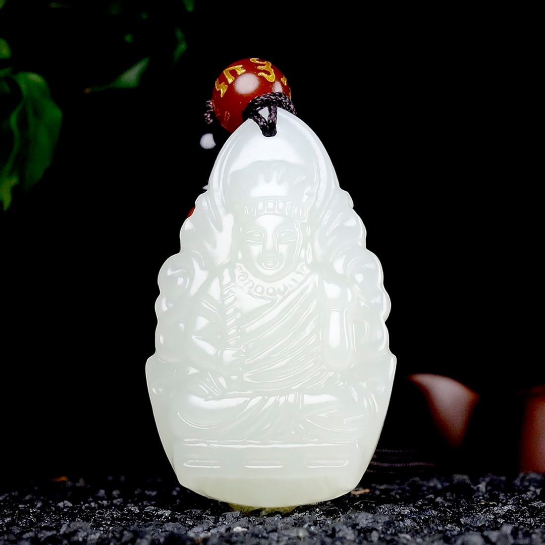 An Exquisite White Jade Statue of Bodhisattva Pendant: An Exquisite White Jade Statue of Bodhisattva Pendant,Size:38mmx24mmx8mm 白玉菩萨像挂件