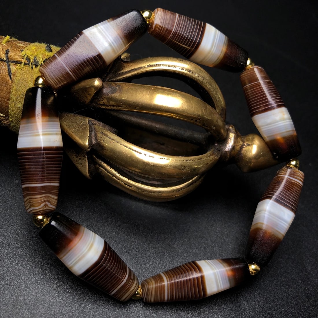 An Exquisite Agate Bracelets - 2