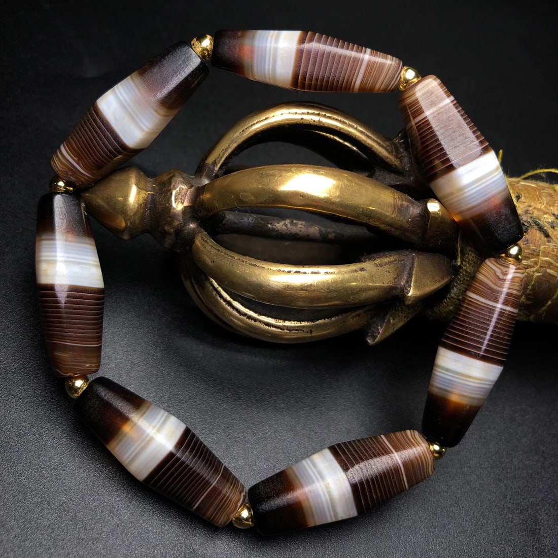 An Exquisite Agate Bracelets - 5