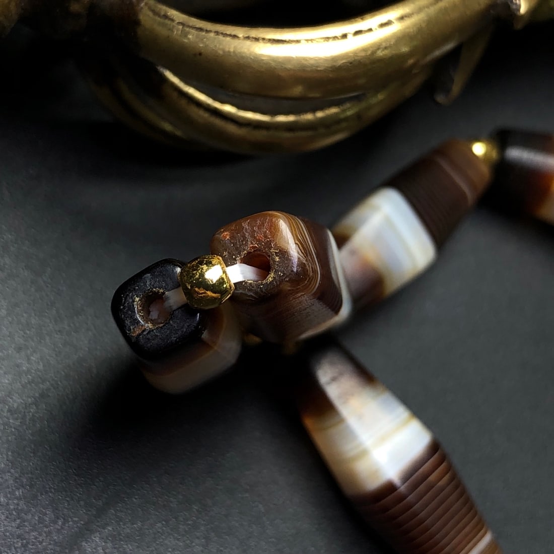 An Exquisite Agate Bracelets - 9