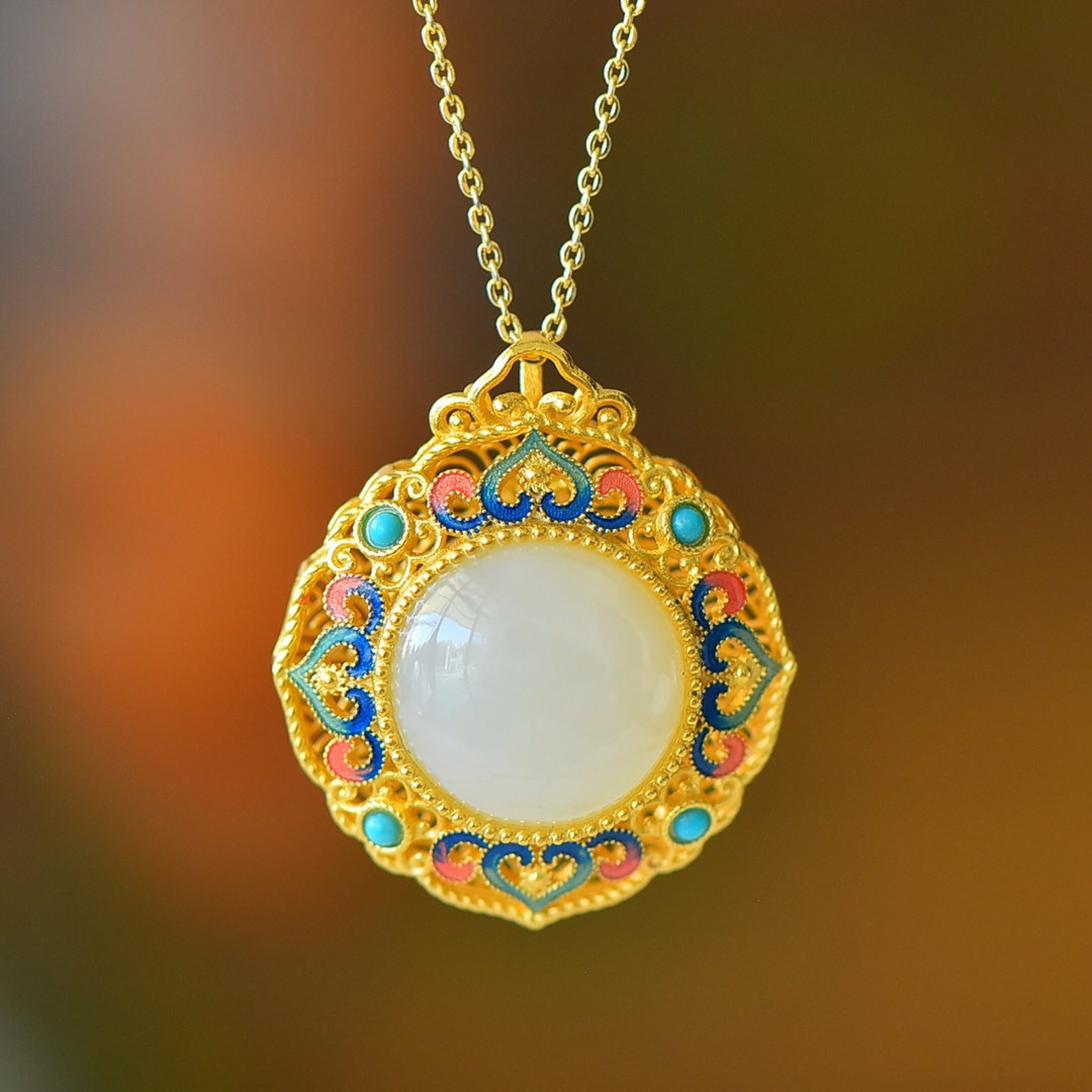 An Exquisite Sterling Silver-Gold Plated Inlaid White Jade Pendant: An Exquisite Sterling Silver-Gold Plated Inlaid White Jade Pendant 纯银镀金镶白玉吊坠