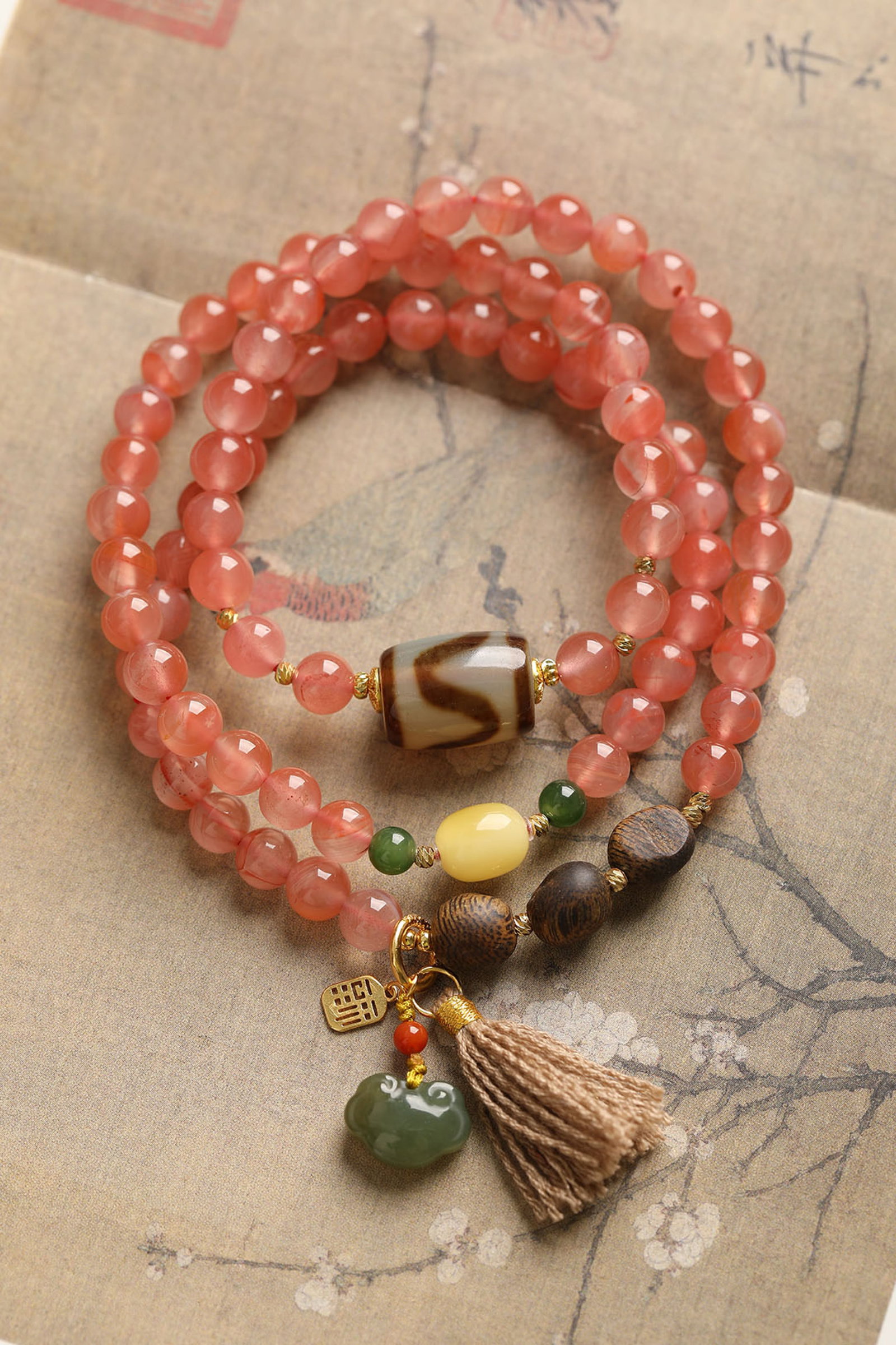 An Exquisite Crystal Bracelets,With Agate Beeswax: An Exquisite Crystal Bracelets,With Agate Beeswax,Size:6.5mm 水晶手串,配玛瑙蜜蜡