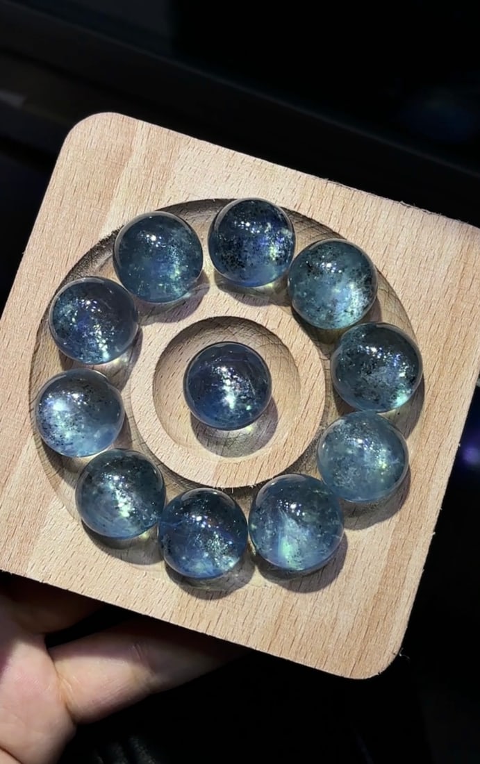 An Exquisite Aquamarine Bracelets: An Exquisite Aquamarine Bracelets,Size:17.8mm,Weight:88.8g 海蓝宝手串