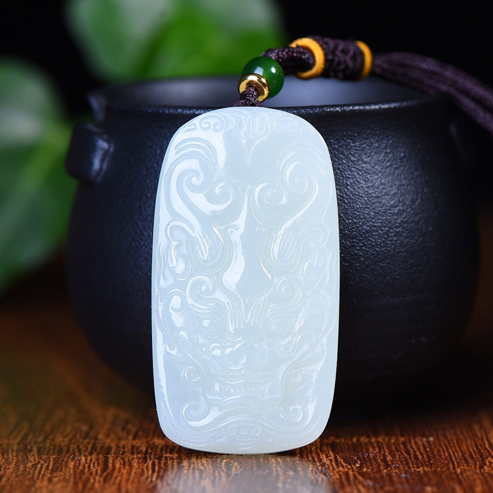 An Exquisite White Jade Beast-Face Pattern Pendant: An Exquisite White Jade Beast-Face Pattern Pendant,Size:27mmx51mm (寓意)仿古兽 寓意吉祥 招财 辟邪 白玉兽