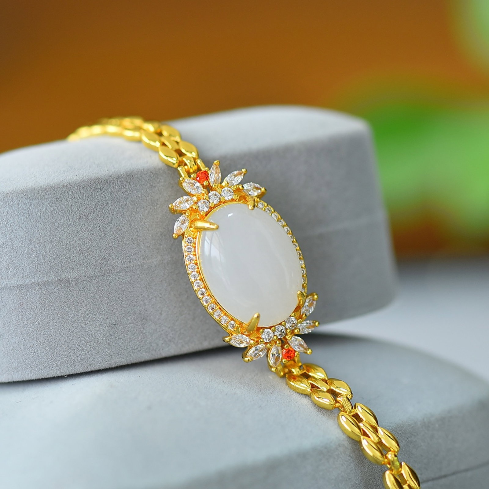 An Exquisite Bracelets,Inlaid Diamond: An Exquisite Bracelets Size:15mmx20mm 手链