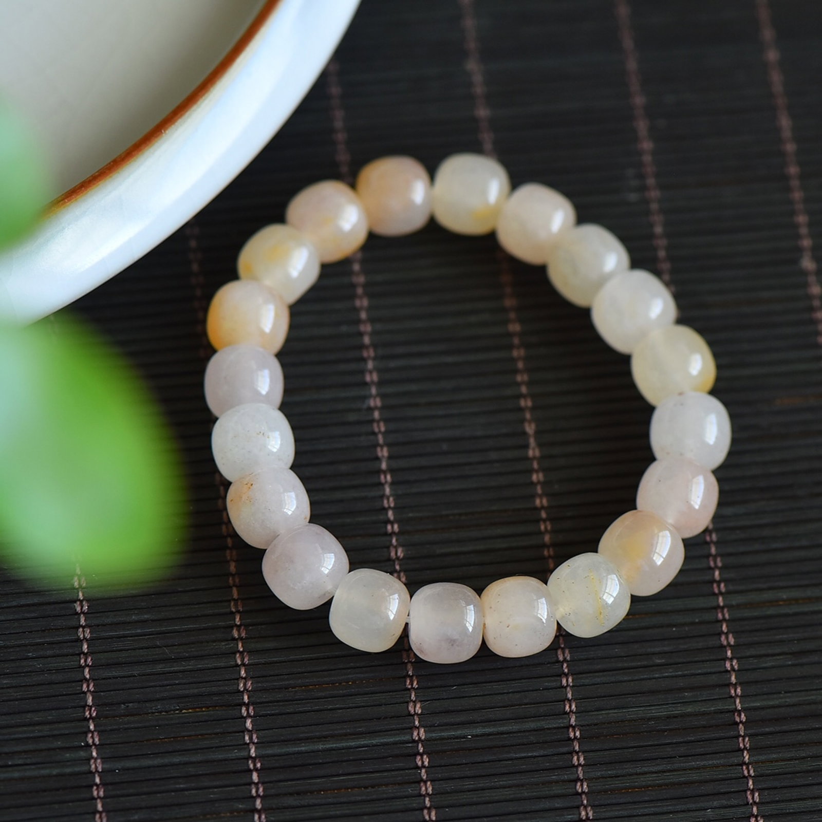 An Exquisite White Jade Bracelets - 2