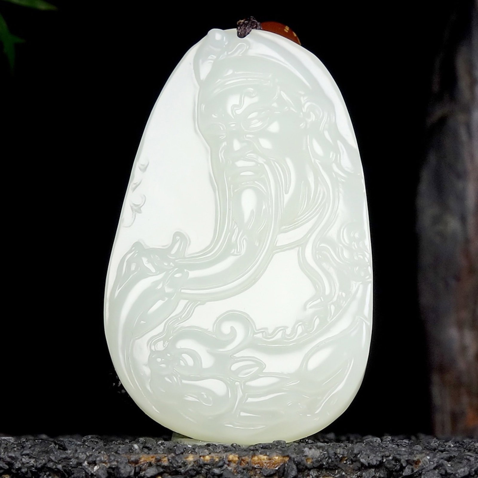 An Exquisite White Jade Statue of Guan gong Pendant: An Exquisite White Jade Statue of Guan gong Pendant,Size:52mmx31mmx8mm 白玉关公像挂件
