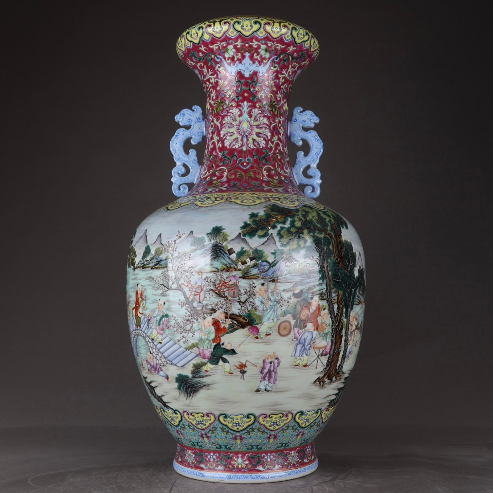 A Huge Famille-Rose Character and Story Pattern Double-Ears Vase: A Huge Famille-Rose Character and Story Pattern Double-Ears Vase,Qing Dynasty,China,Qianlong Six-character Mark,Size:25.4inx14in 粉彩人物故事纹双耳