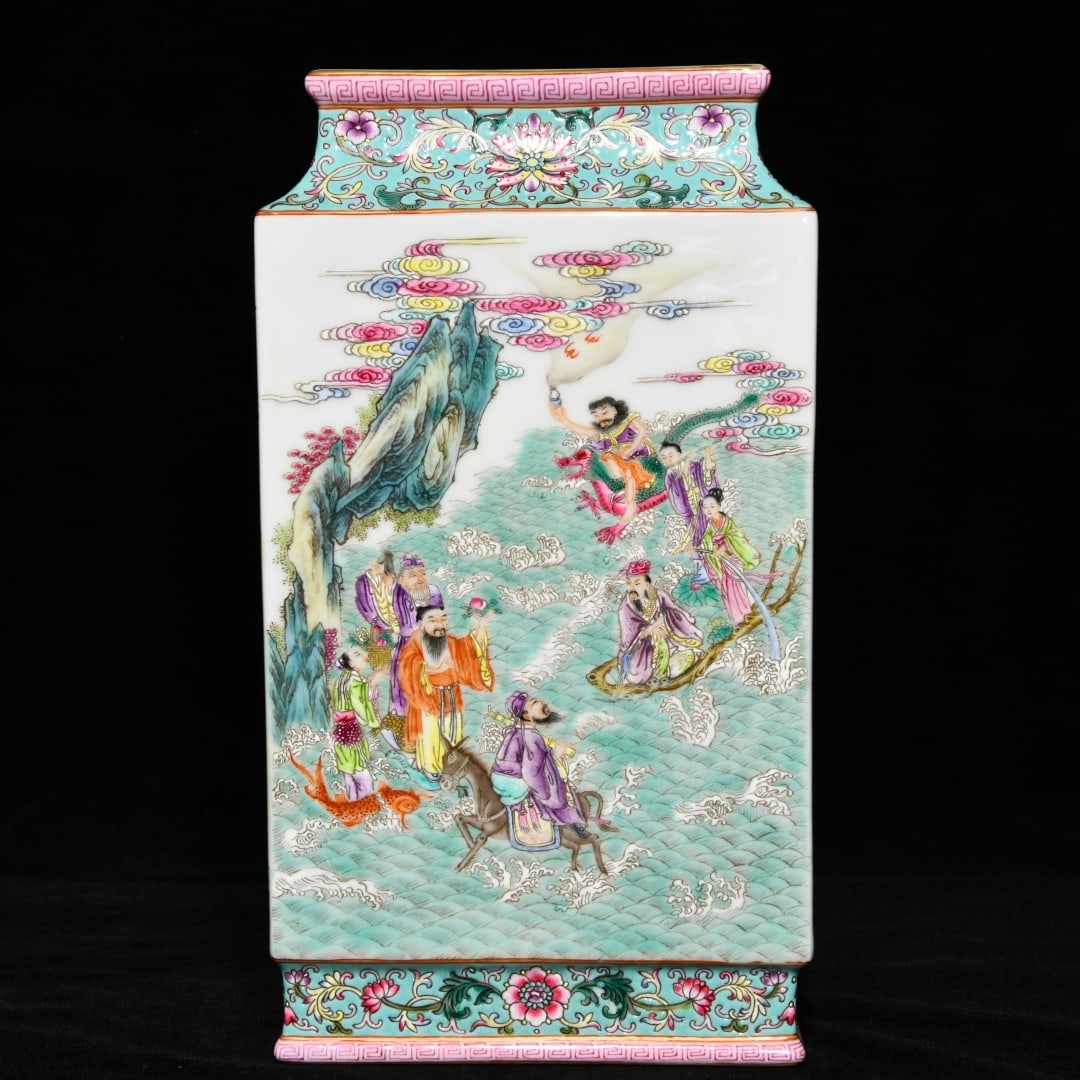 An Exquisite Famille-Rose Character and Story Pattern Vase: An Exquisite Famille-Rose Character and Story Pattern Vase,Qing Dynasty,China,Qianlong Six-character Mark,Size:10.8inx6in 粉彩人物故事纹瓶,中Þ