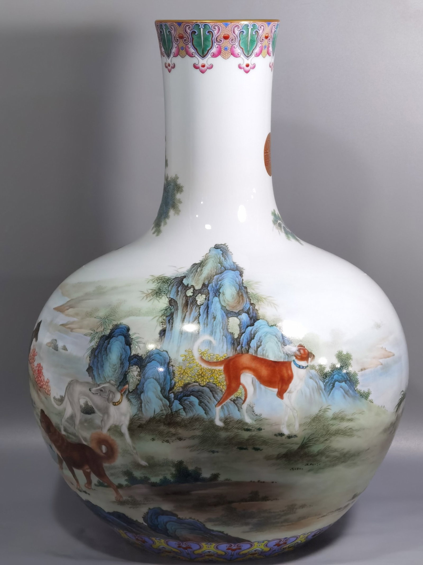 A Huge Enamel Dog Pattern Vase - 3
