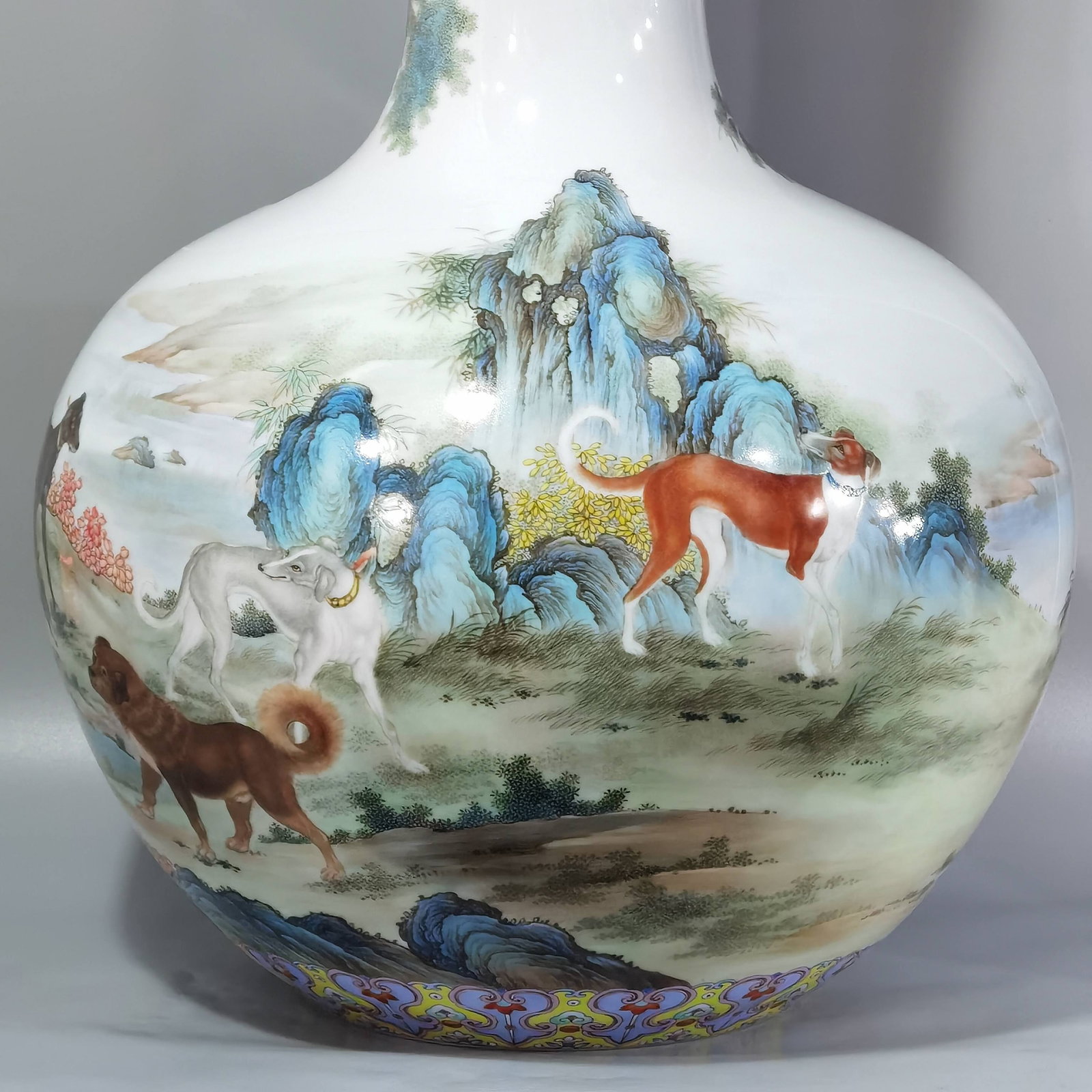 A Huge Enamel Dog Pattern Vase - 6