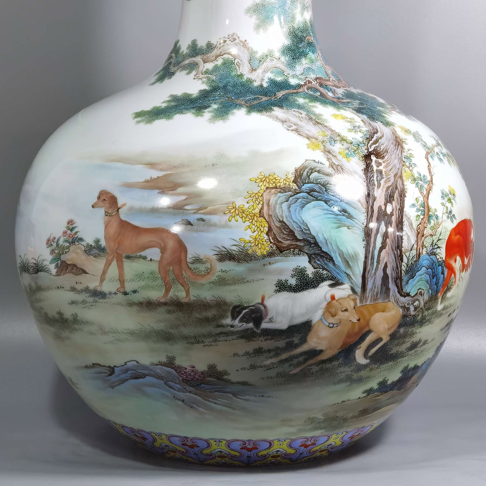 A Huge Enamel Dog Pattern Vase - 7