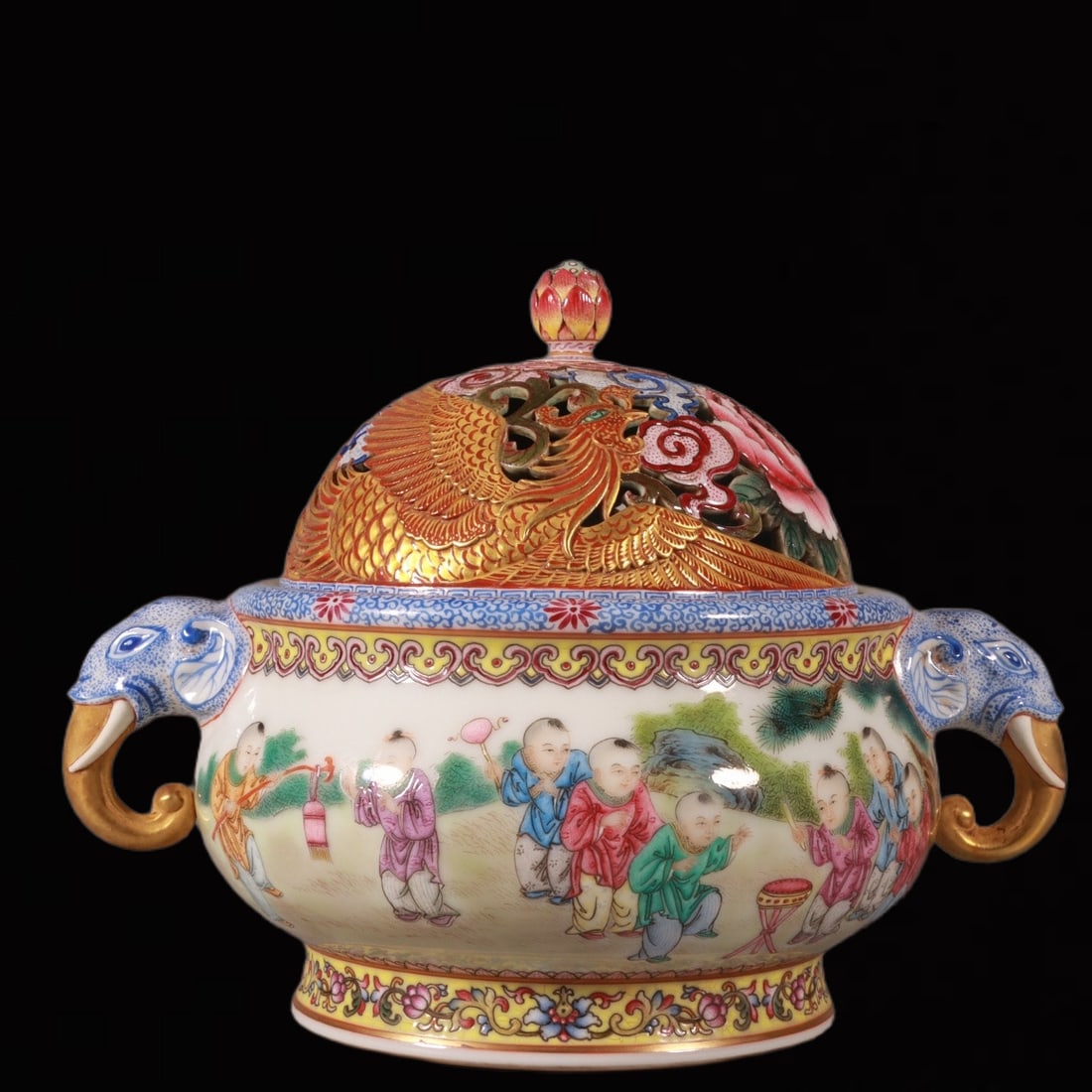 An Exquisite Enamel Character and Story Pattern Elephant-Ears Censer: An Exquisite Enamel Character and Story Pattern Elephant-Ears Censer,Qing Dynasty,China,Qianlong Four-character Mark,Size:4.7inx5.5in 珐琅彩人物故事纹&#