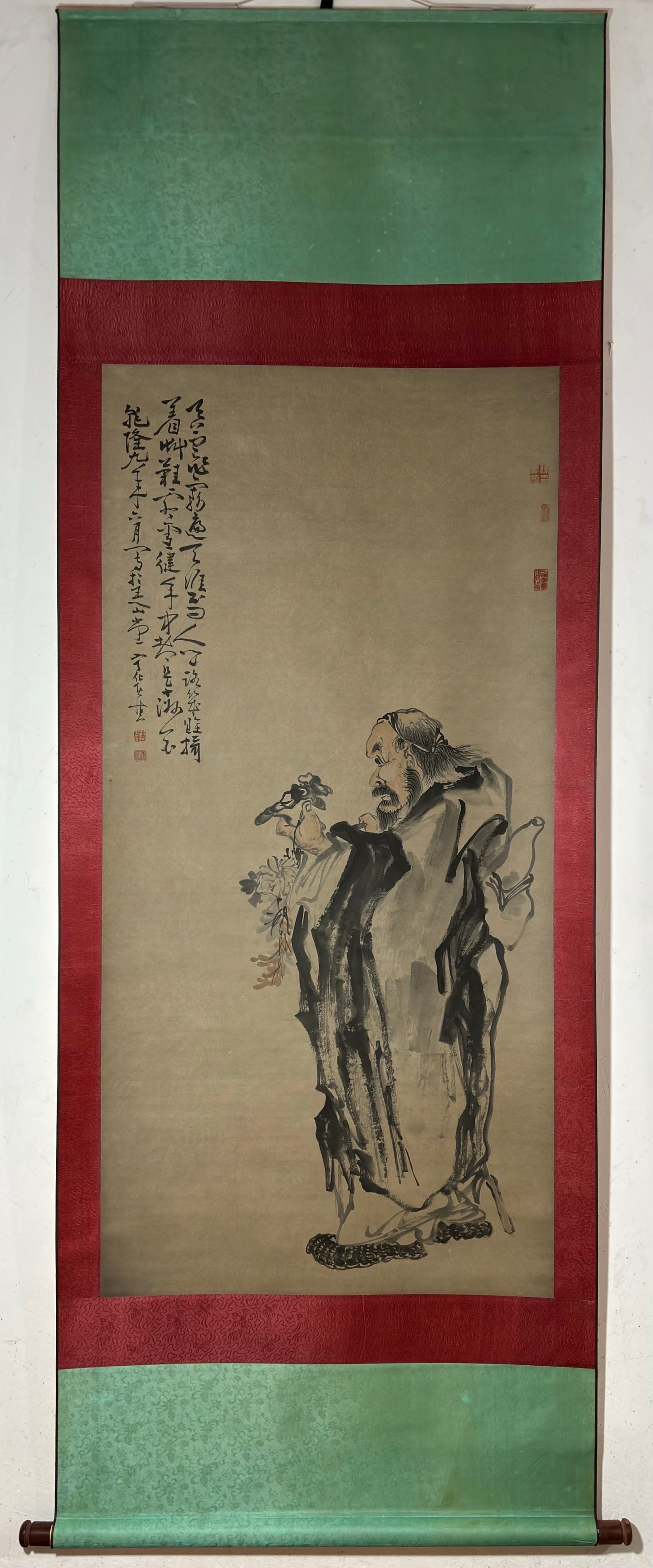 A Chinese Vertical Scroll Ink Painting of Figure on Paper: A Chinese Vertical Scroll Ink Painting of Figure on Paper,Huang Shen,Size:53.5inx26.4in 一幅中国水墨人物画立轴,黄慎