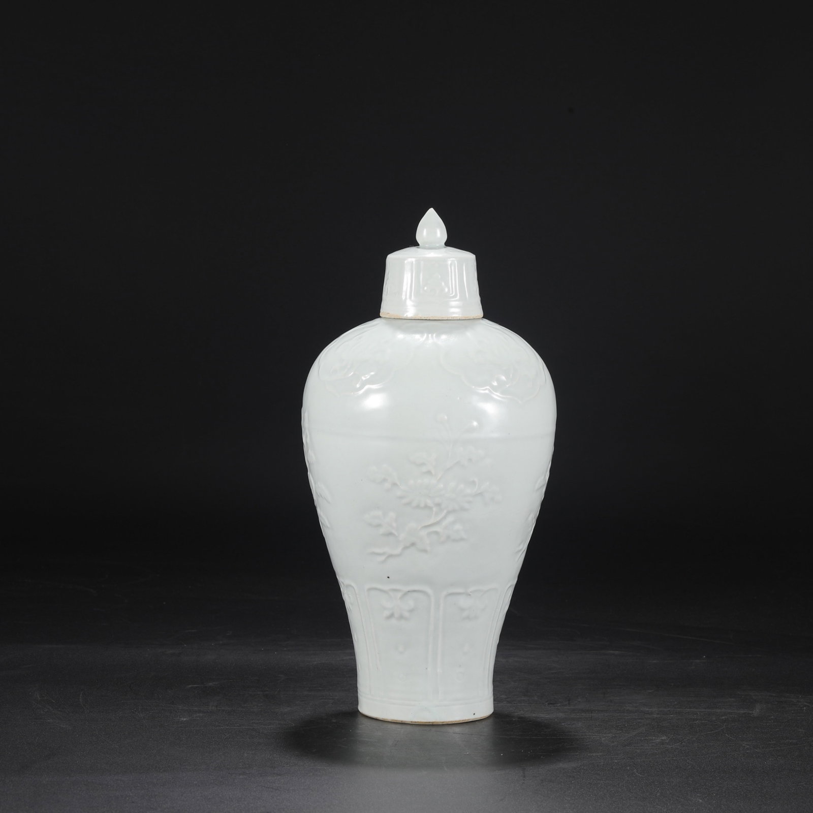 An Exquisite White Glazed Flower Pattern Bottle - 2