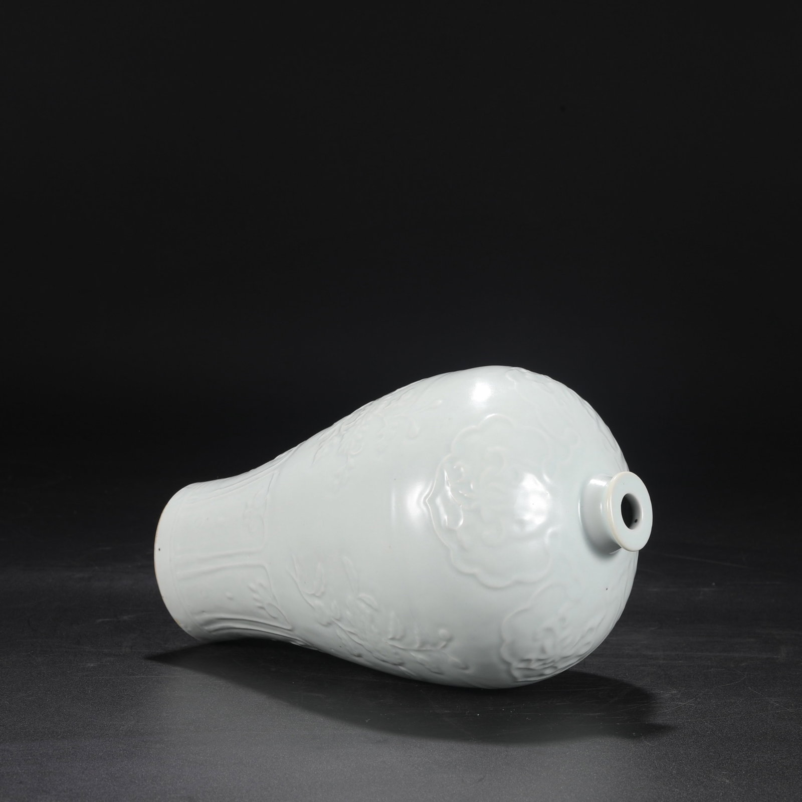 An Exquisite White Glazed Flower Pattern Bottle - 5