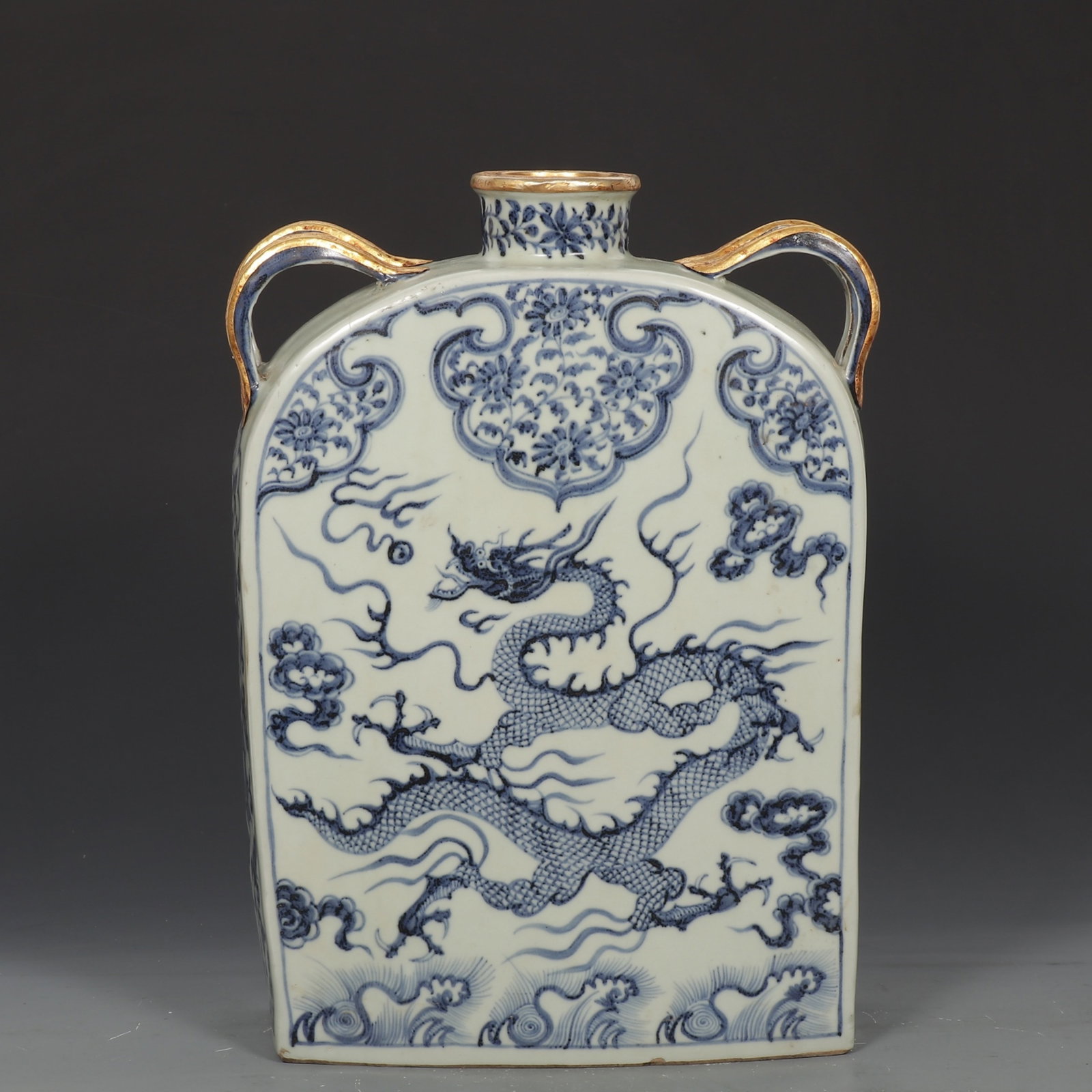 A Huge Blue and White Auspicious Cloud and Dragon Pattern Vase: A Huge Blue and White Auspicious Cloud and Dragon Pattern Vase,Yuan Dynasty,China,Size:15.7inx11in 青花祥云龙纹瓶,中国元代